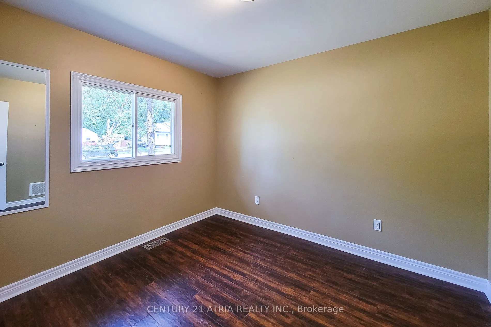 3259 Poplar Avenue