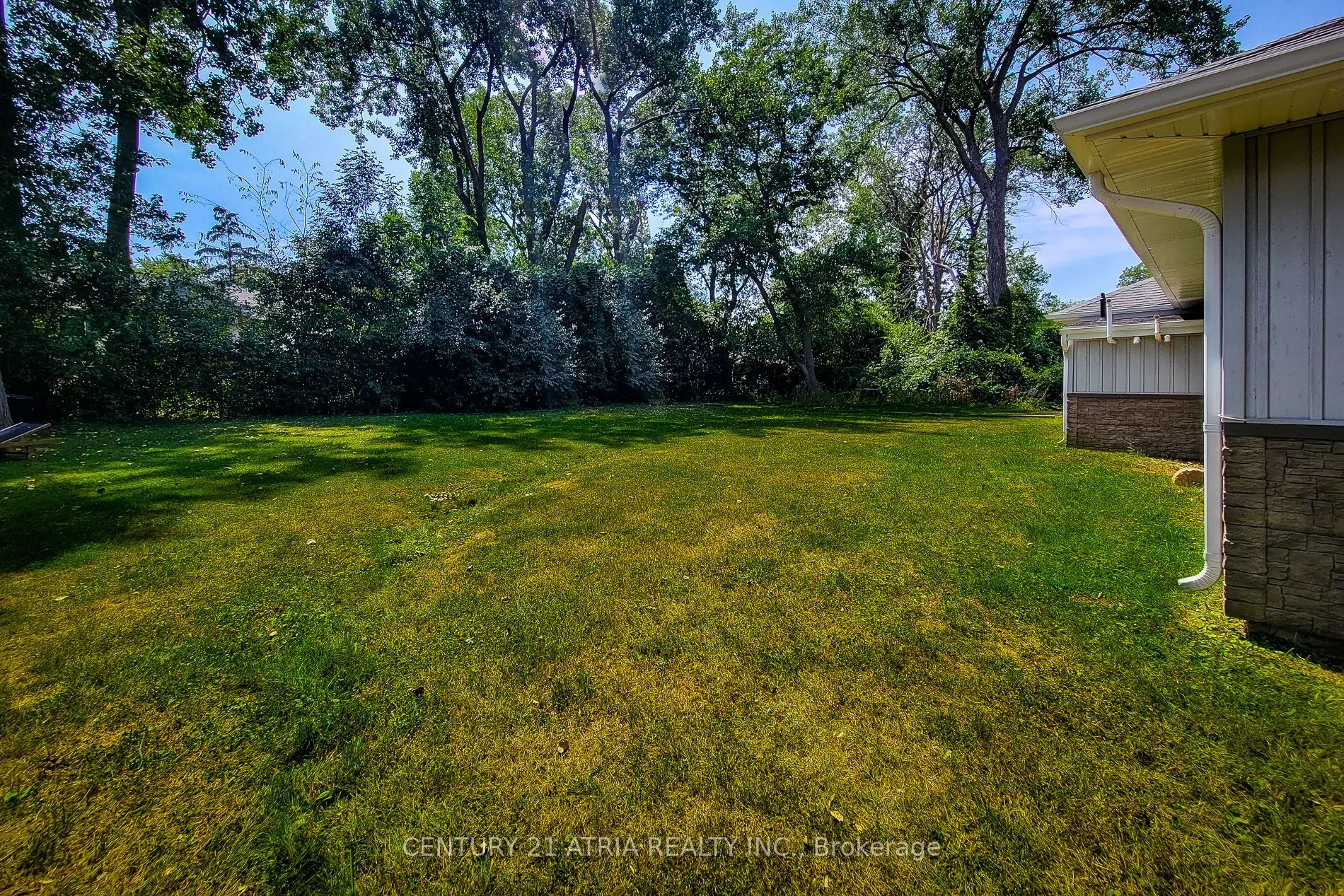 3259 Poplar Avenue