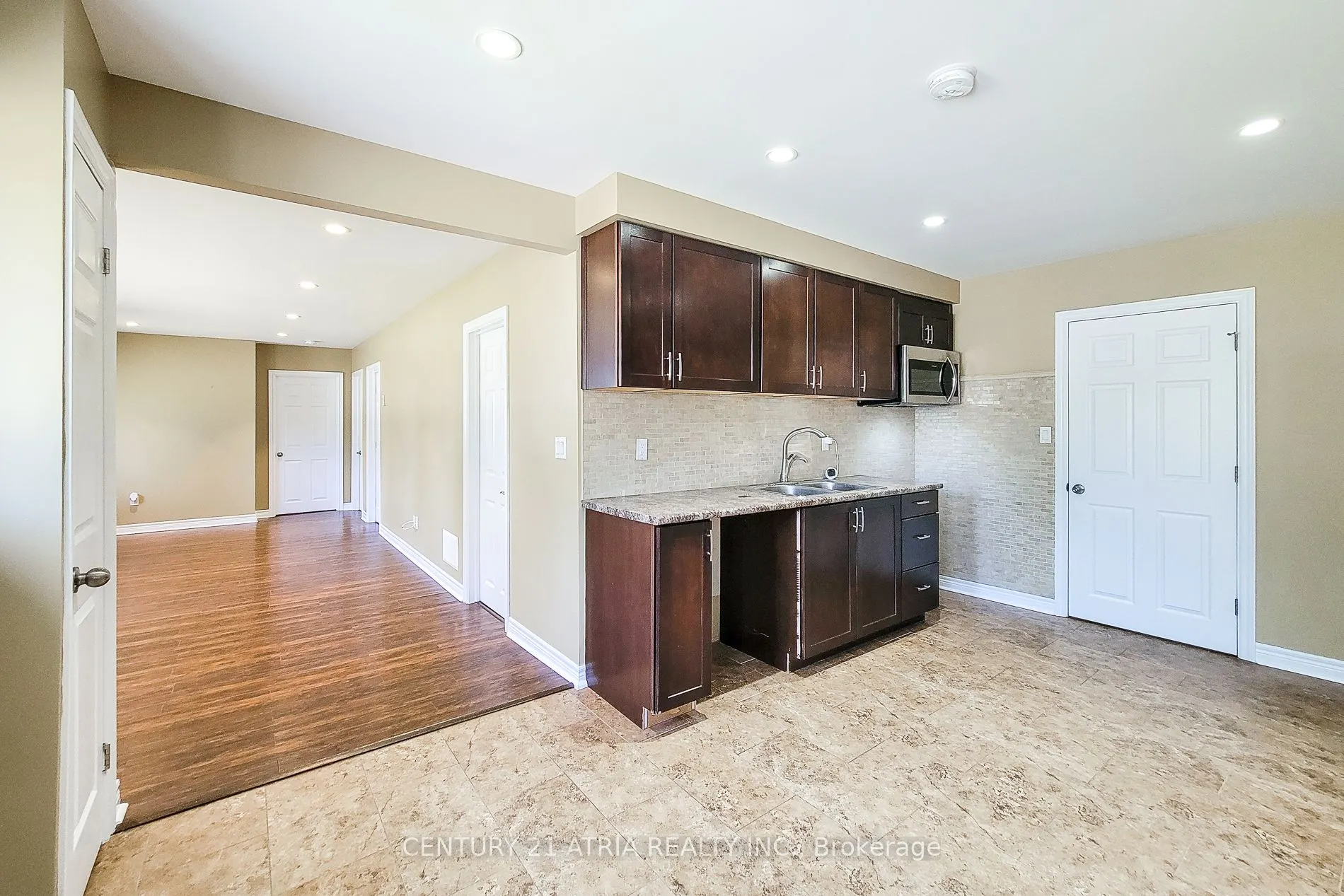 3259 Poplar Avenue