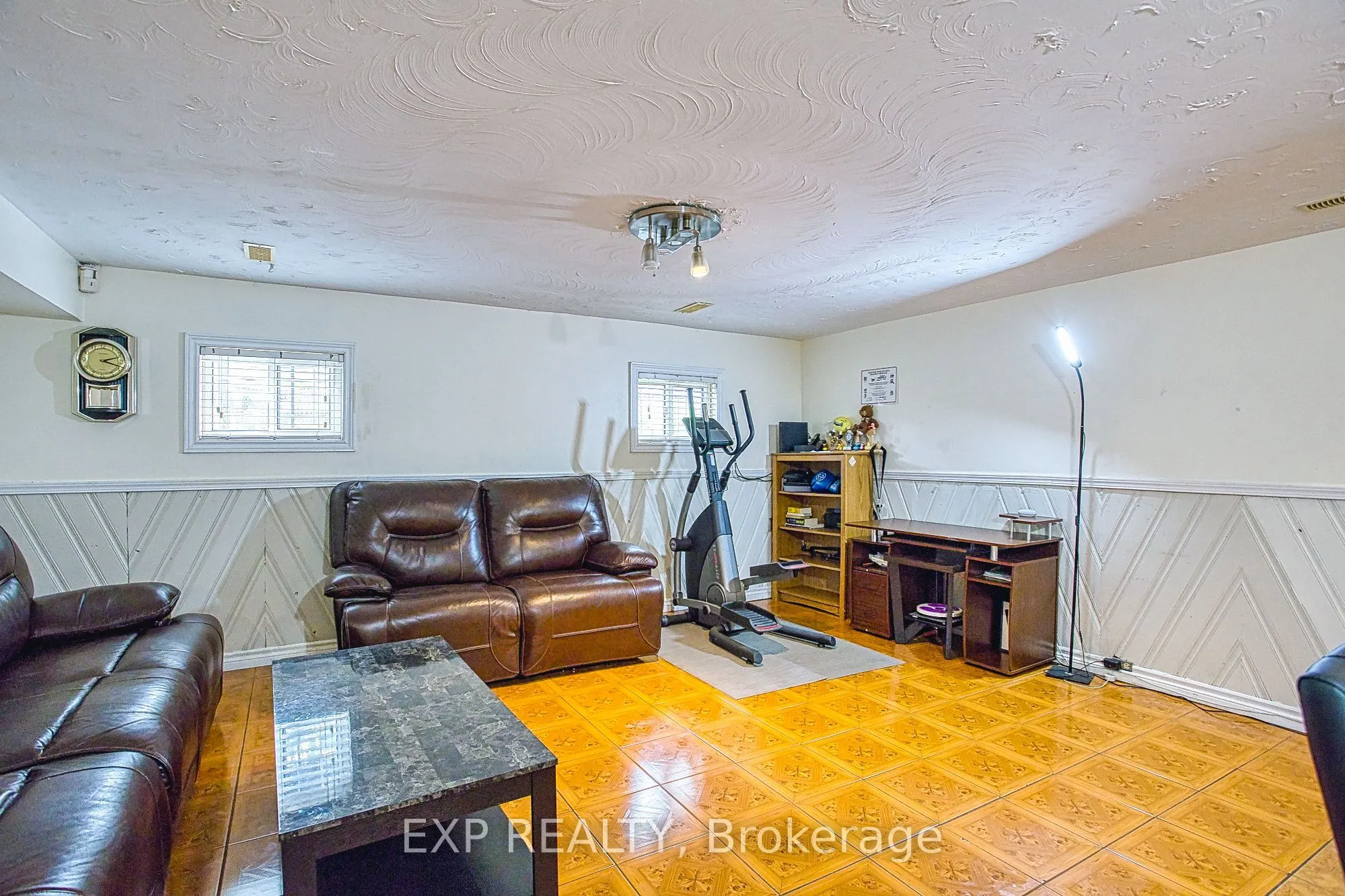 488 Barton Street E