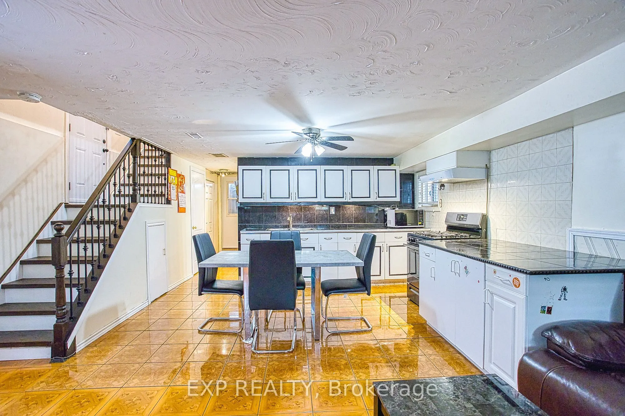 488 Barton Street E