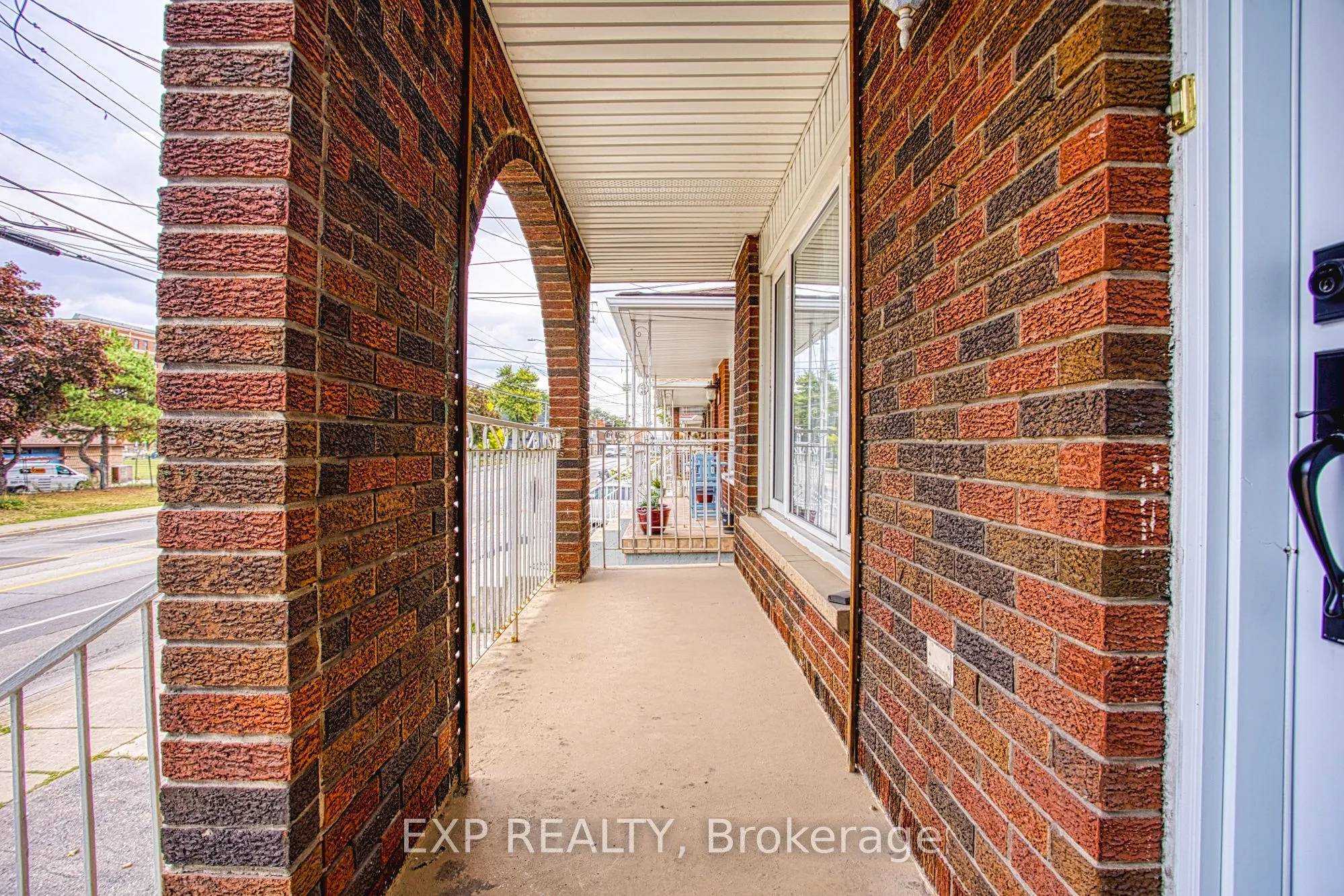 488 Barton Street E