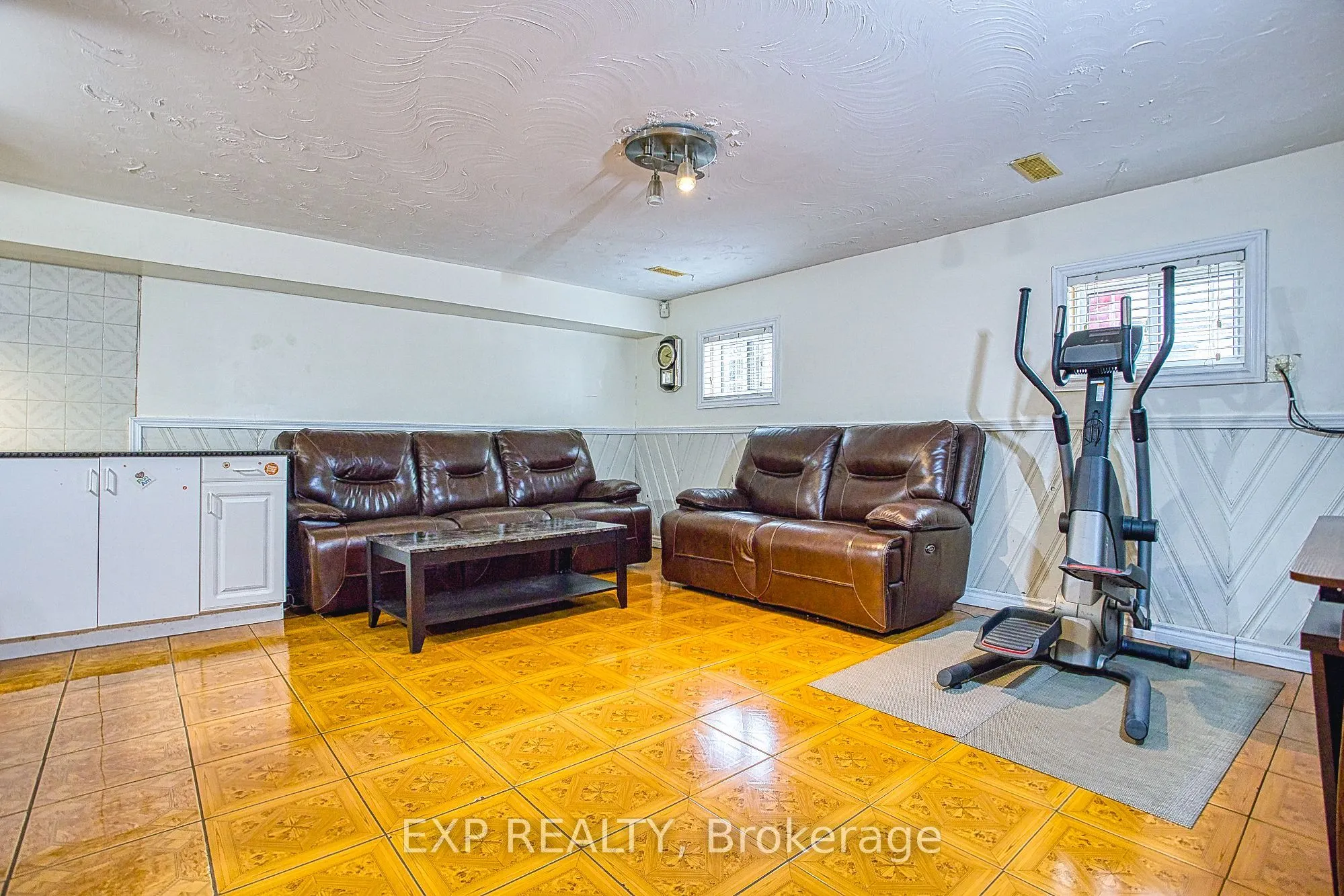 488 Barton Street E