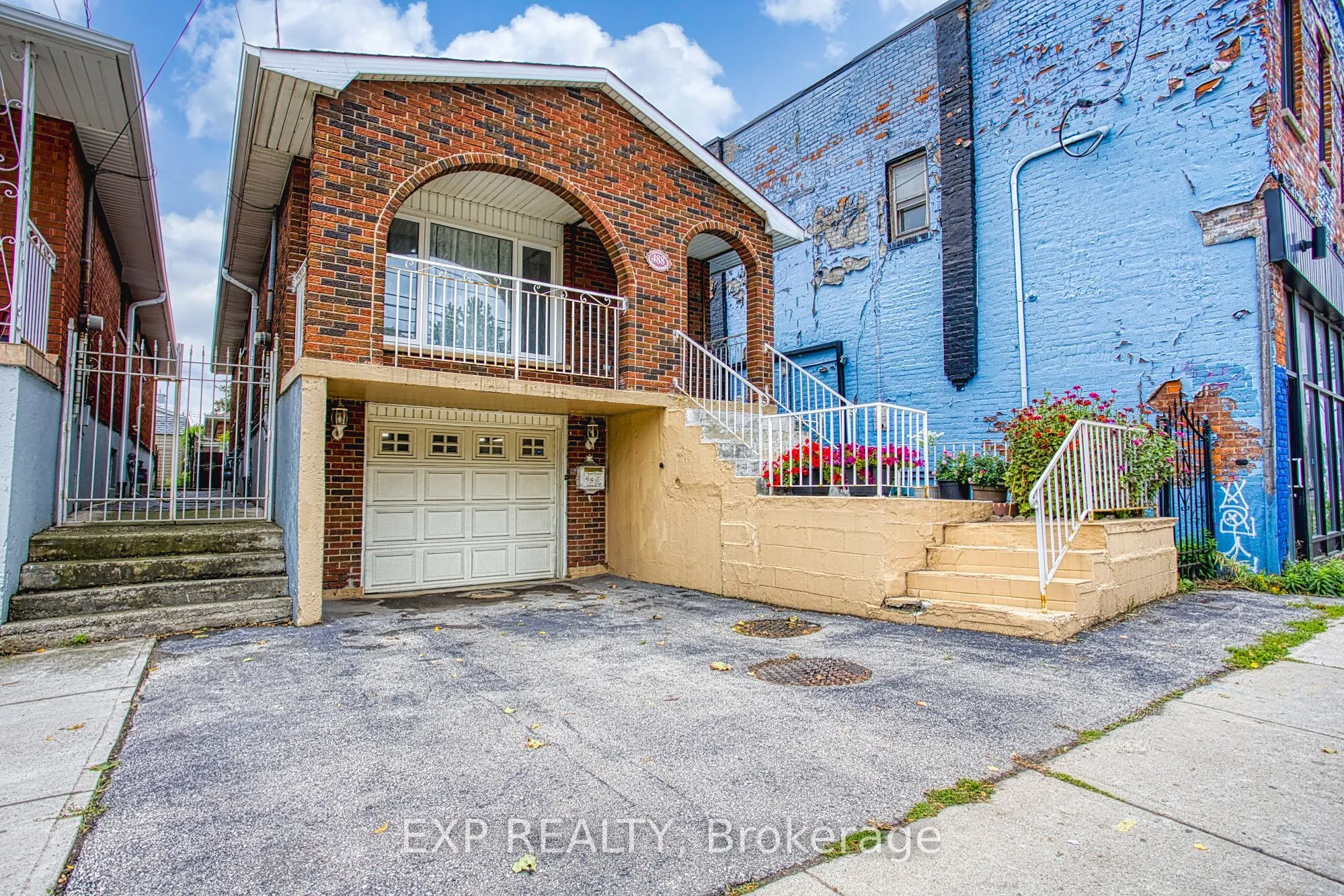 488 Barton Street E