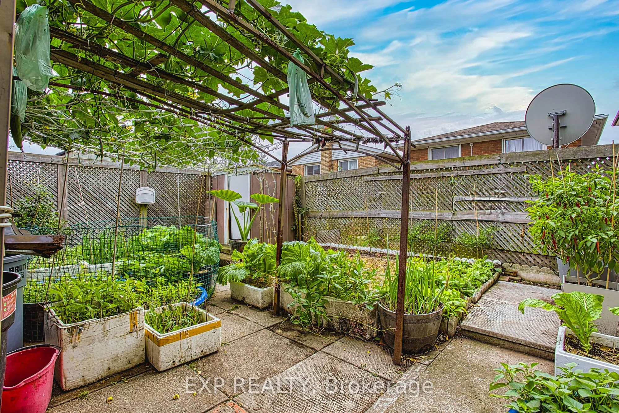 488 Barton Street E