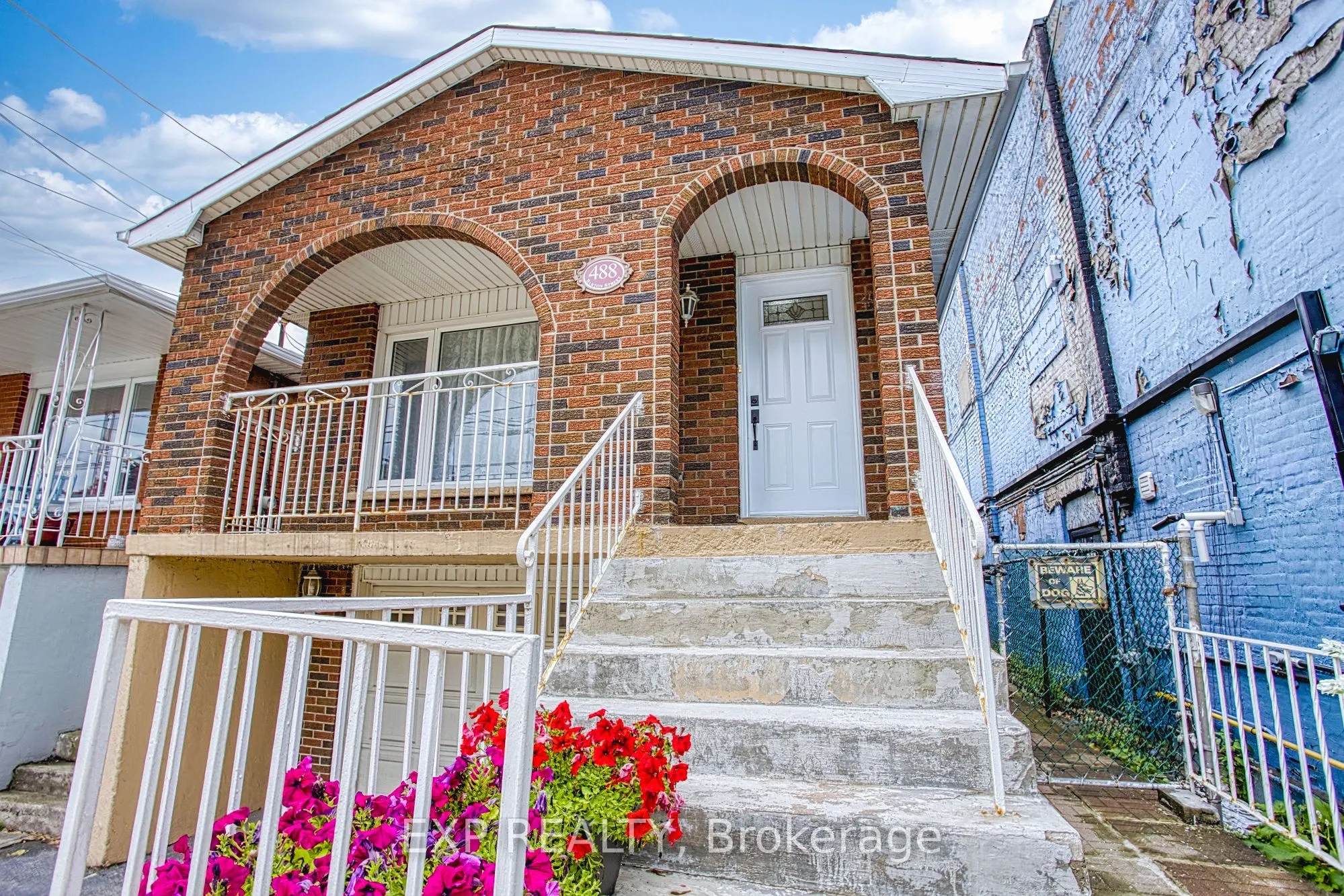 488 Barton Street E