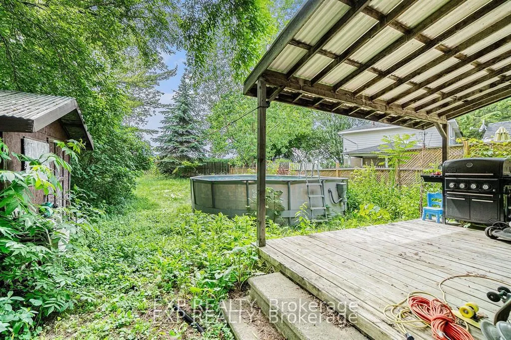 983 MacKenzie Road