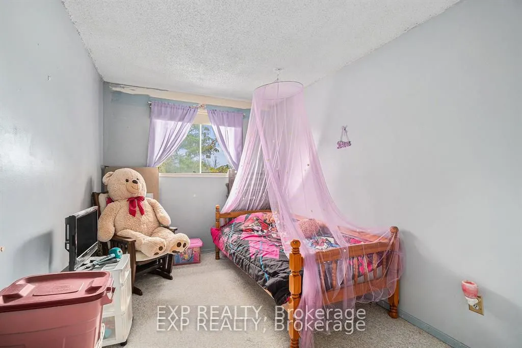 983 MacKenzie Road
