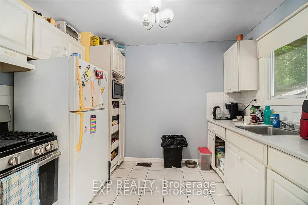 983 MacKenzie Road