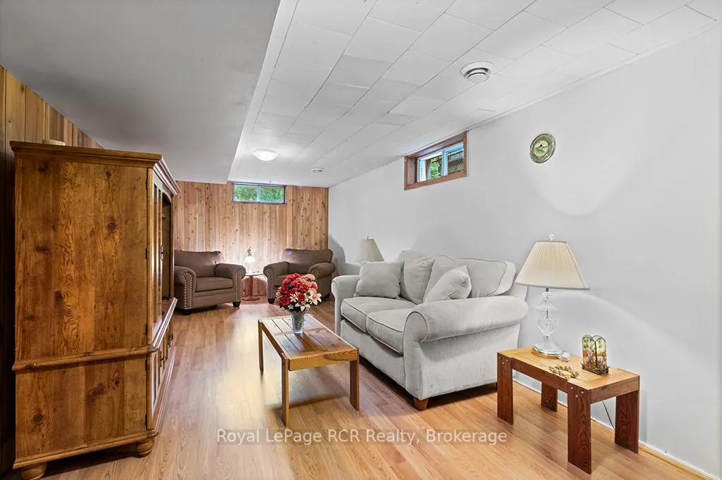 1118 6th Avenue W