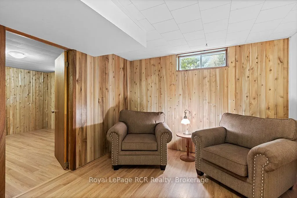 1118 6th Avenue W