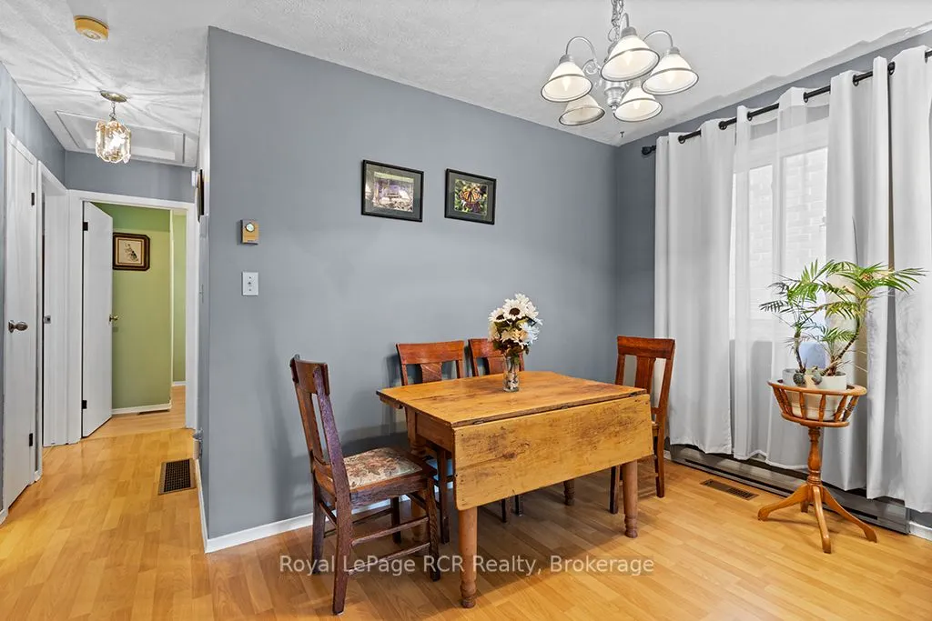 1118 6th Avenue W