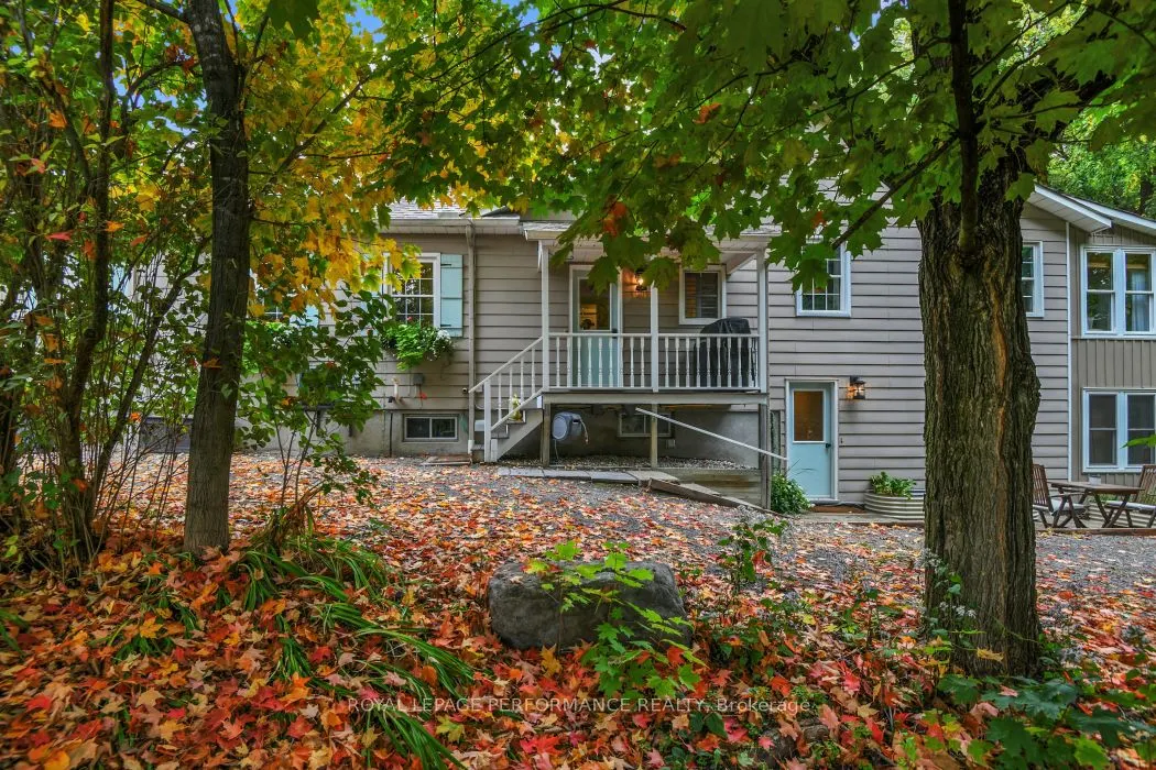 5583 Manotick Main Street