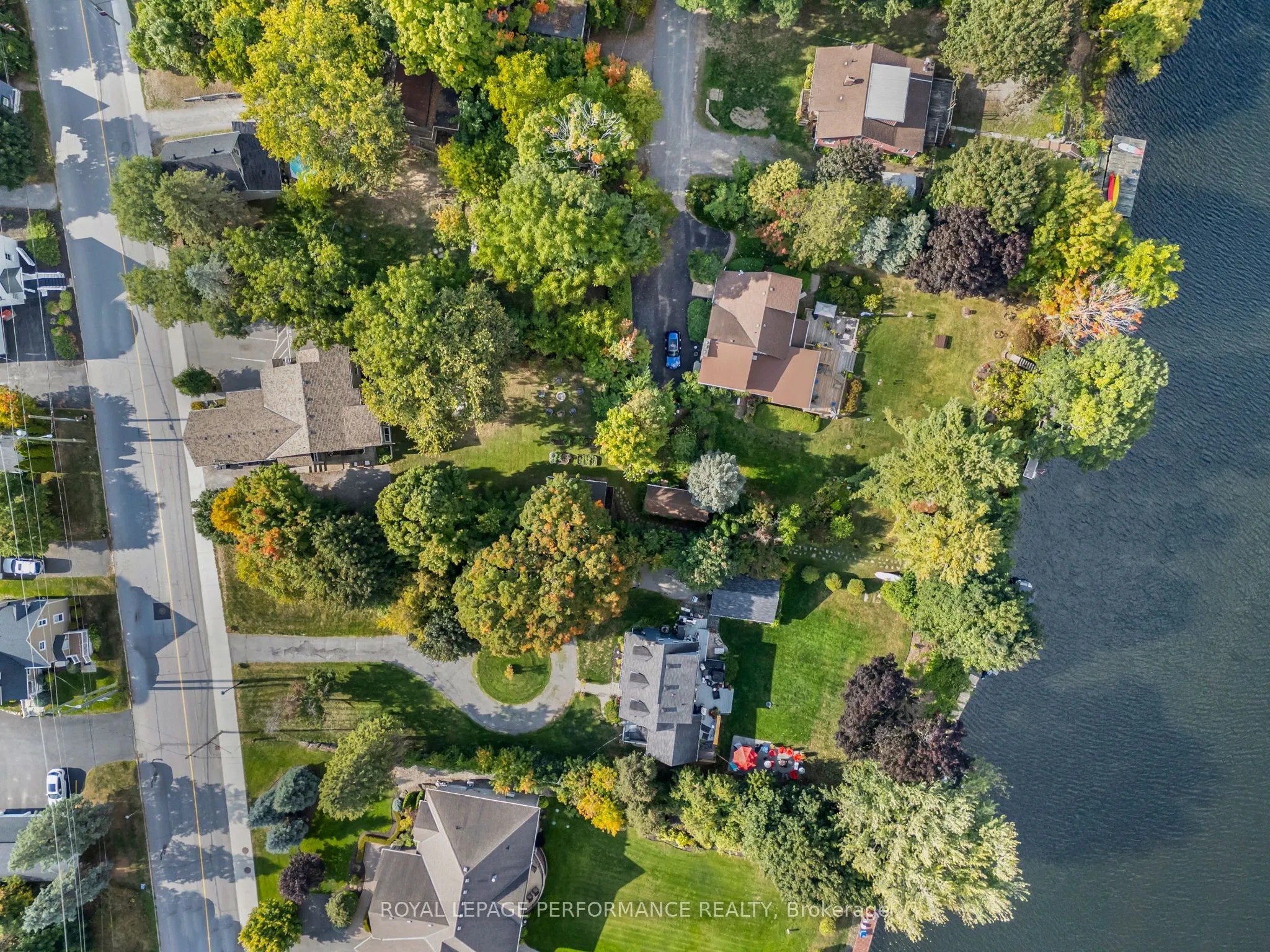 5583 Manotick Main Street