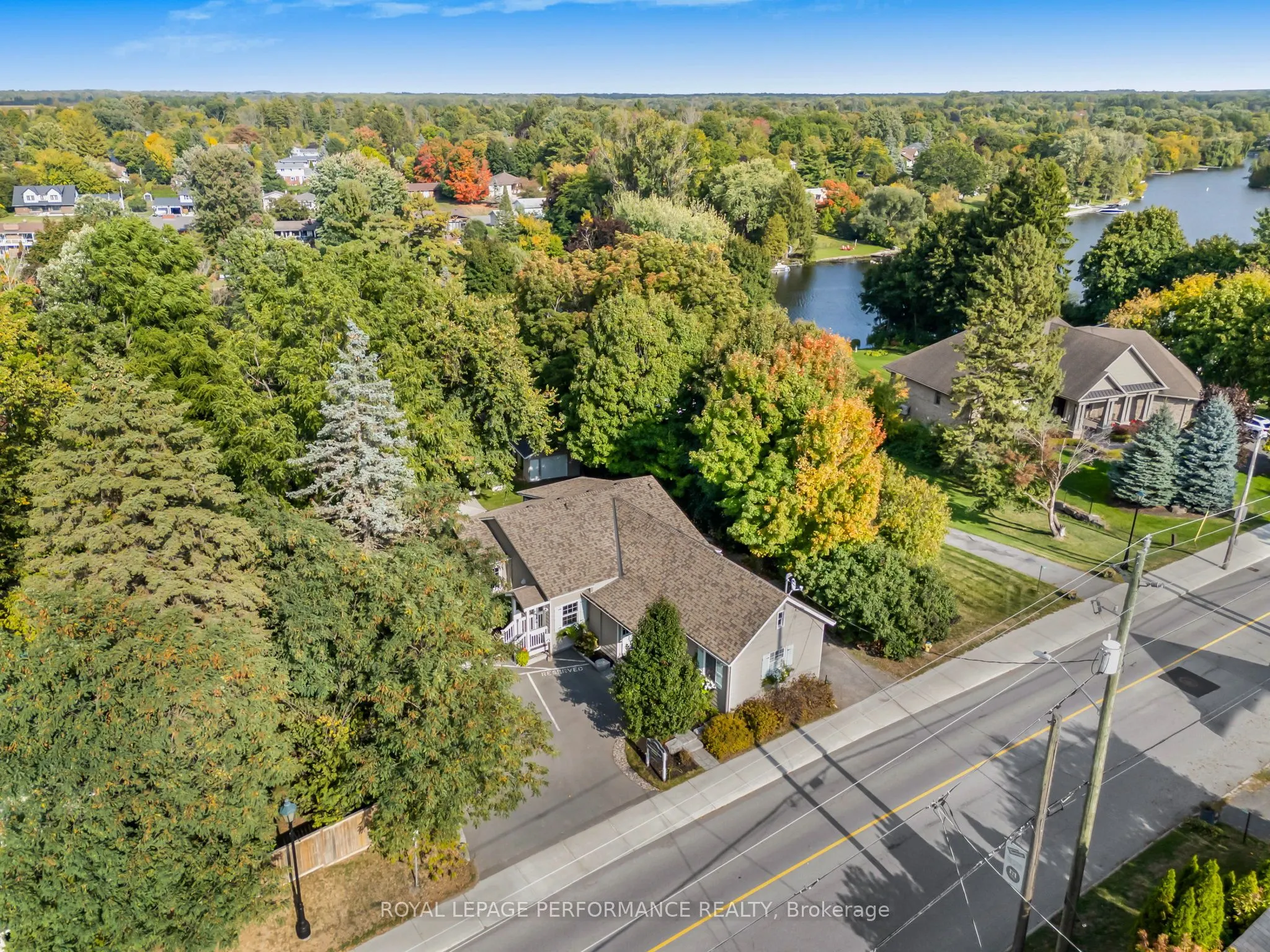 5583 Manotick Main Street