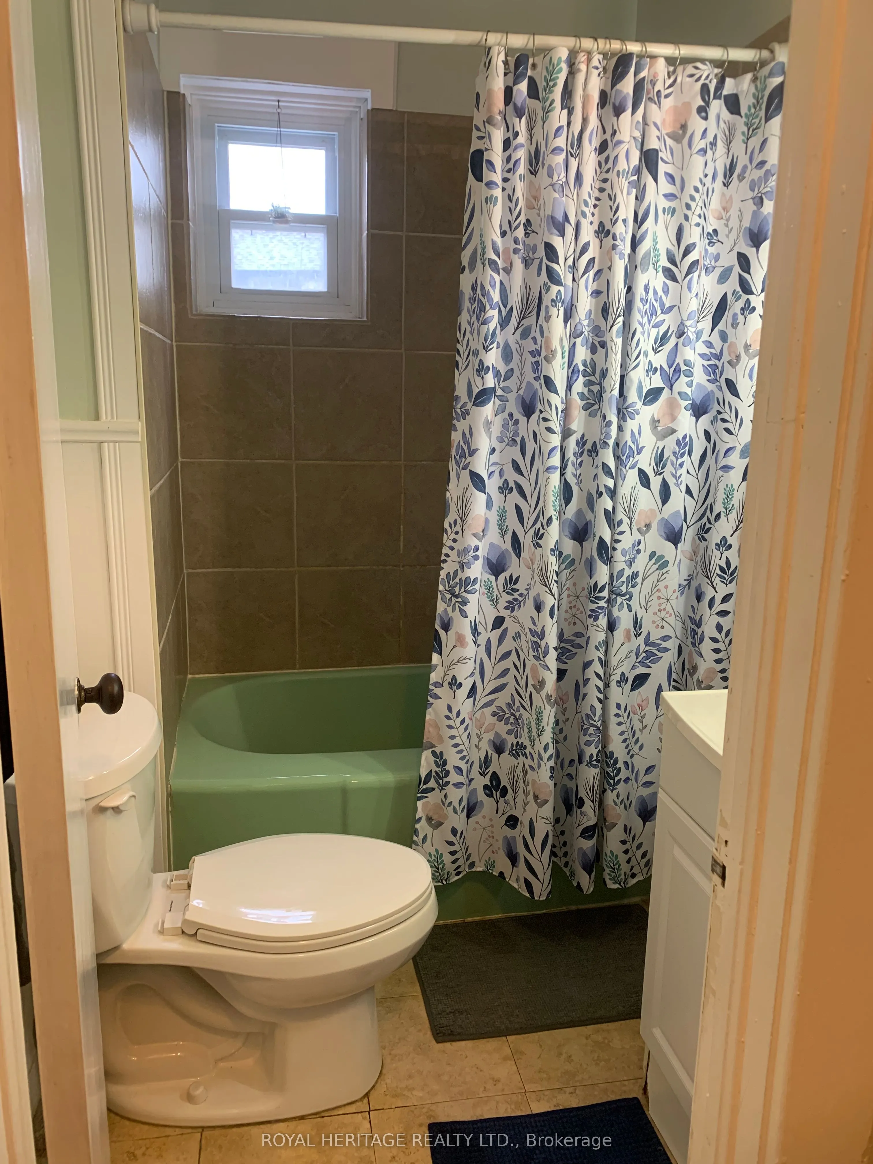 276 Parkhill Road W