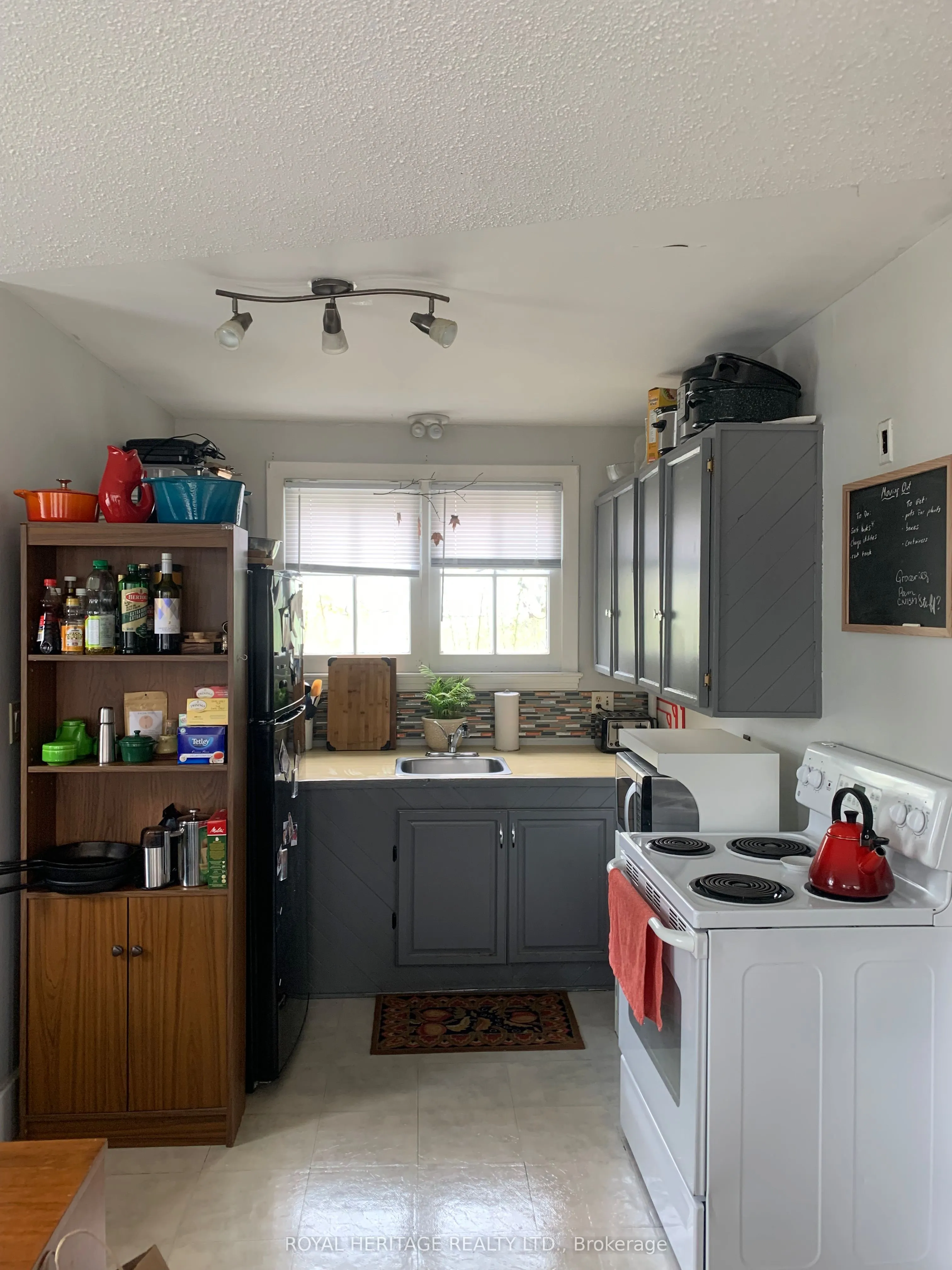 276 Parkhill Road W