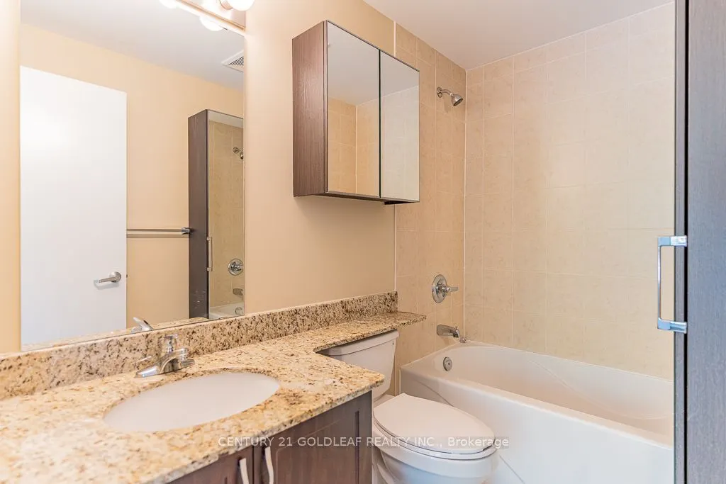 234 Rideau Street, #208