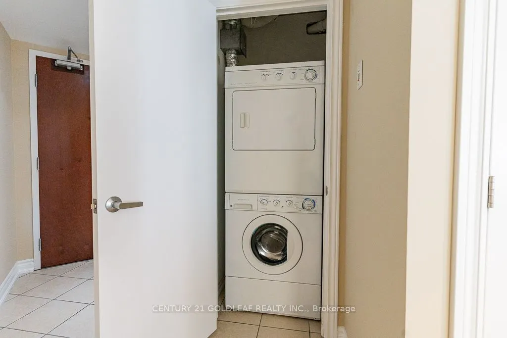234 Rideau Street, #208