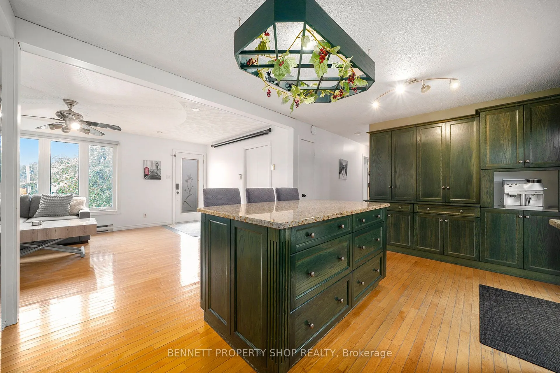 15 Maisonneuve Street