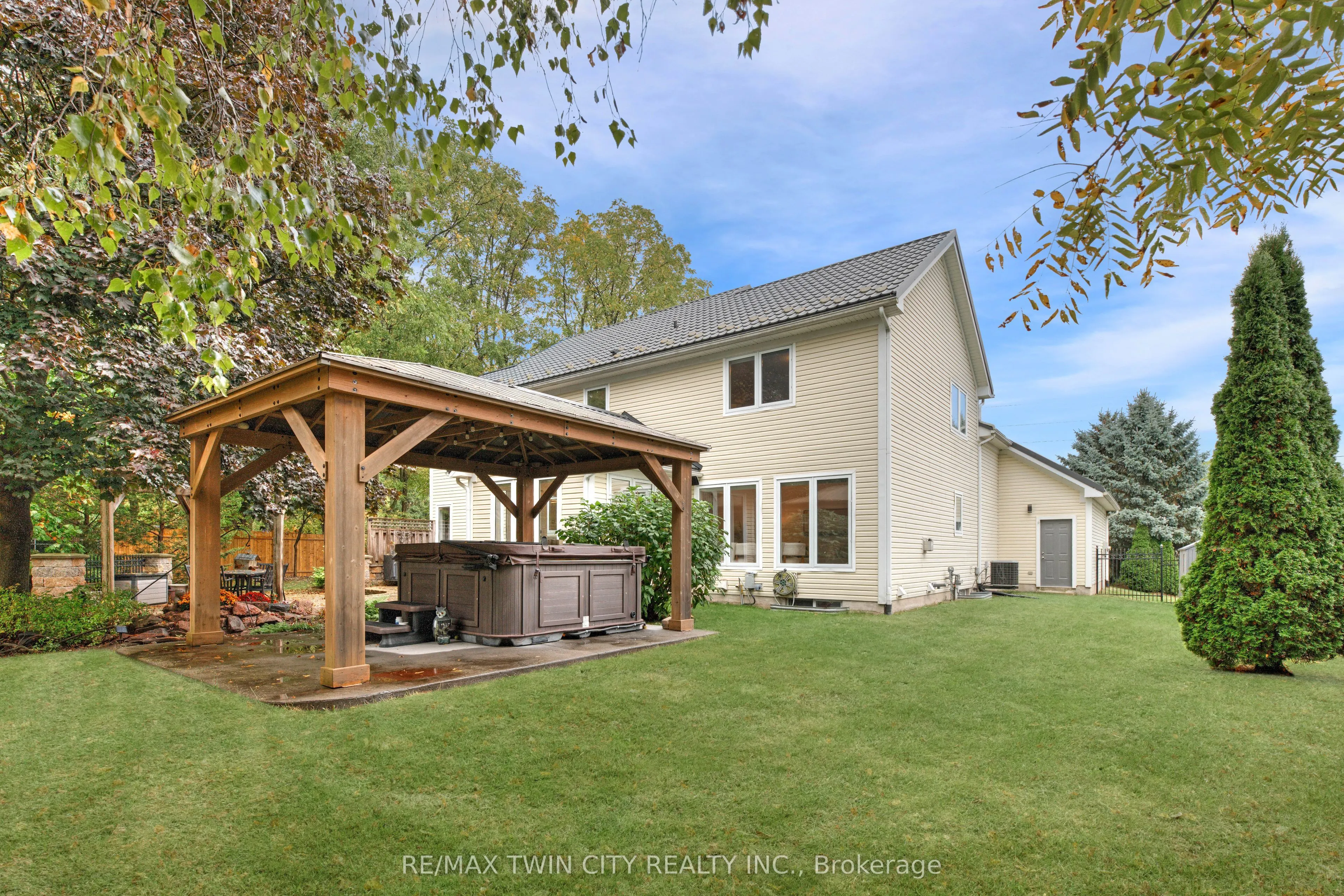 3224 Roseville Road