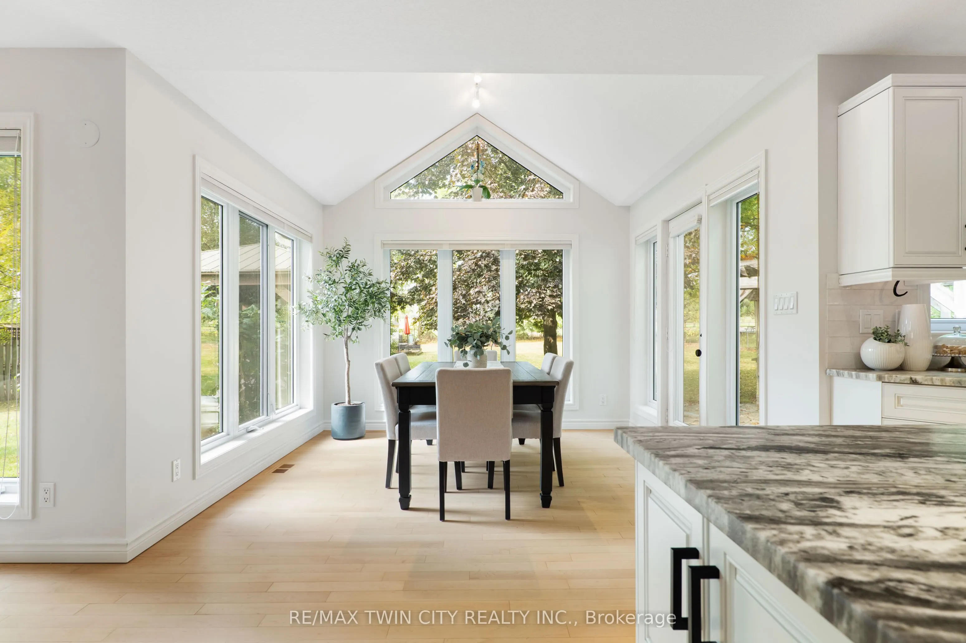 3224 Roseville Road