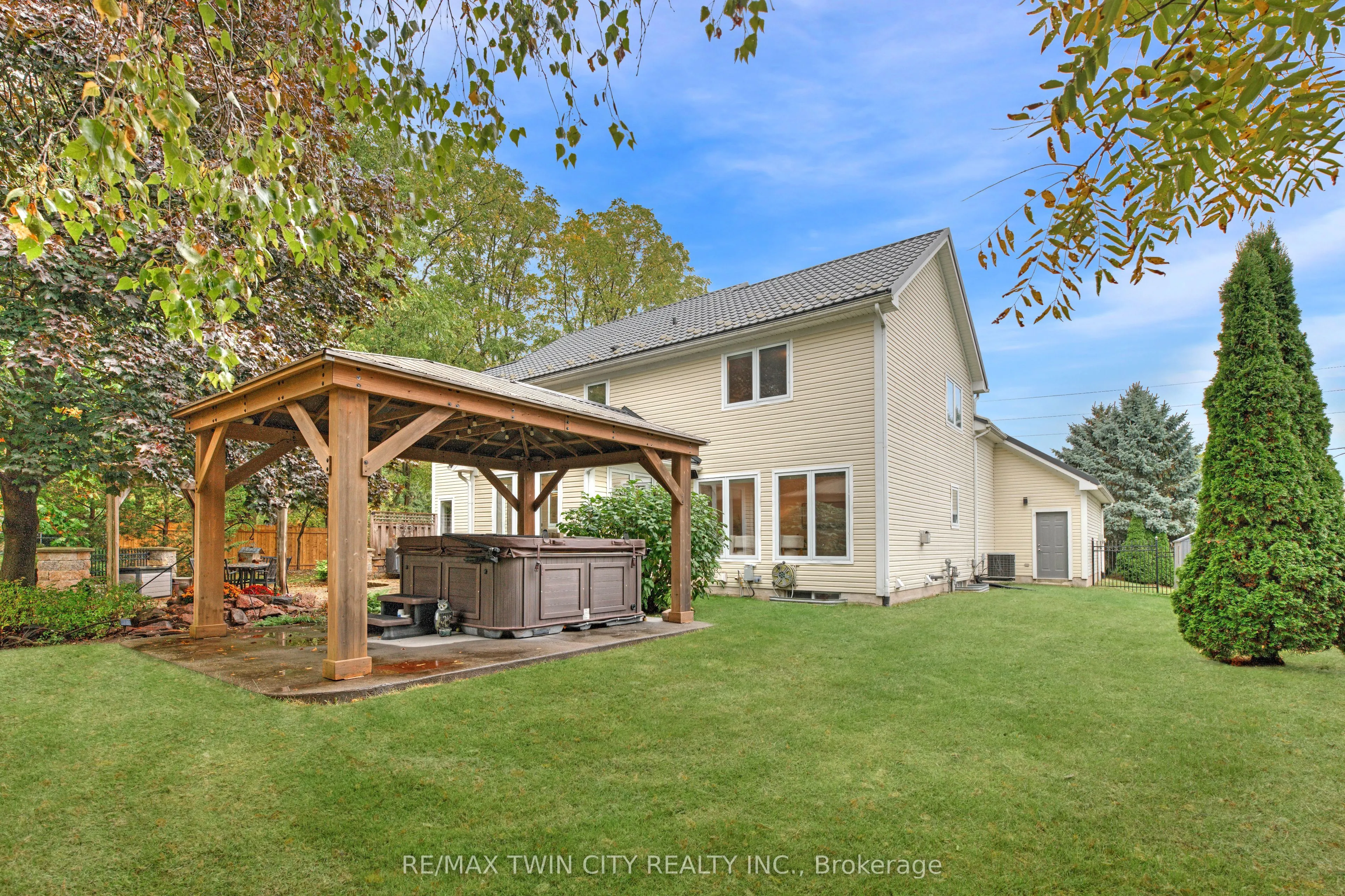 3224 Roseville Road