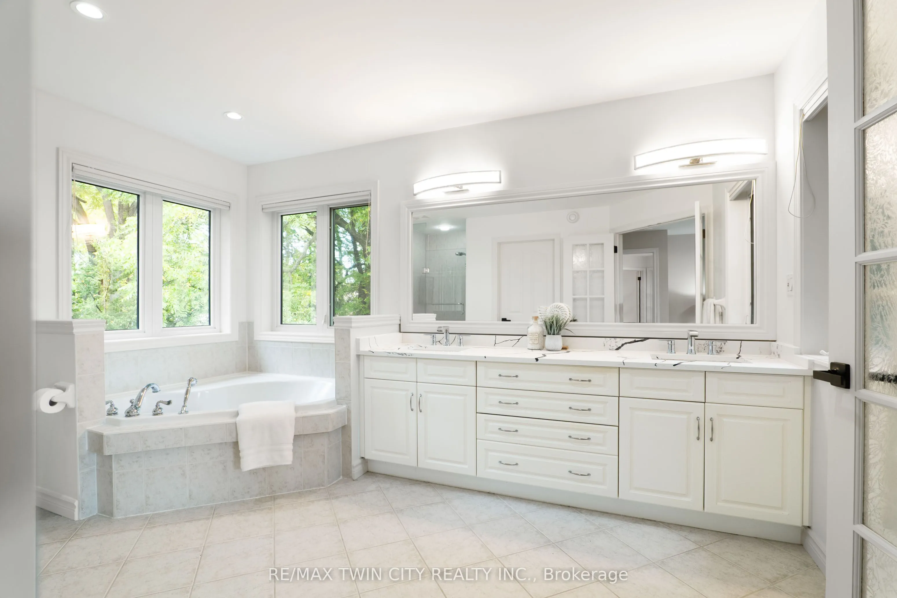 3224 Roseville Road