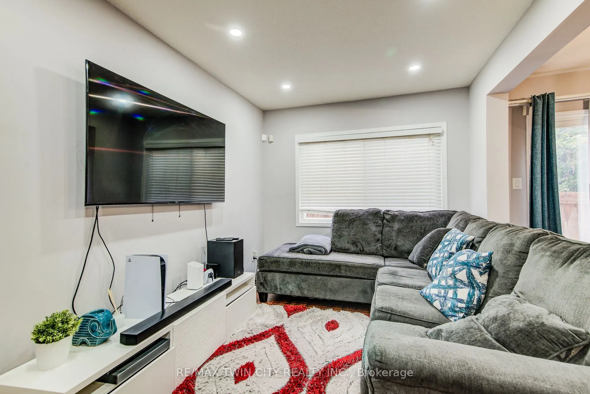 120 Dudhope Avenue #20