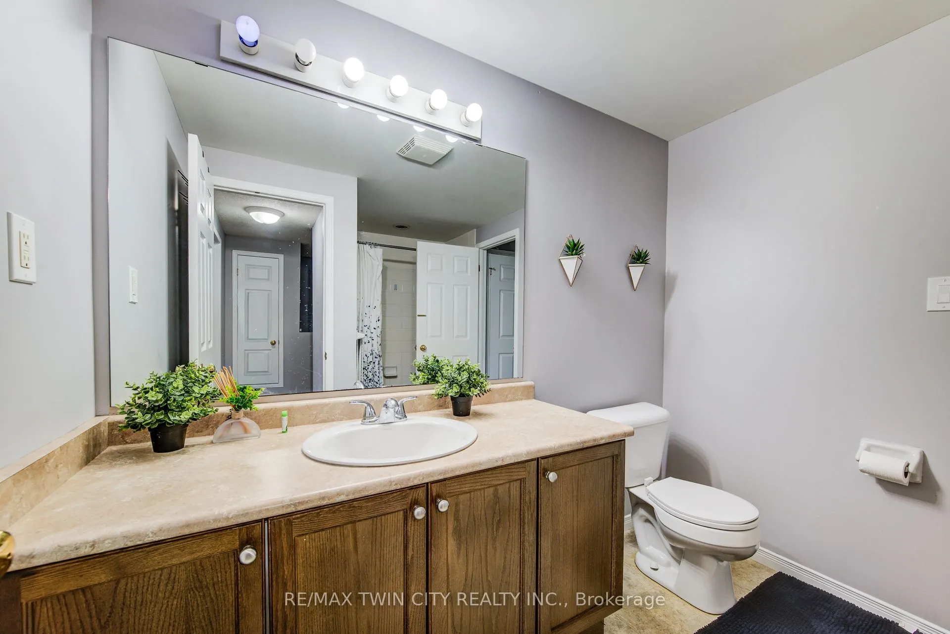 120 Dudhope Avenue #20