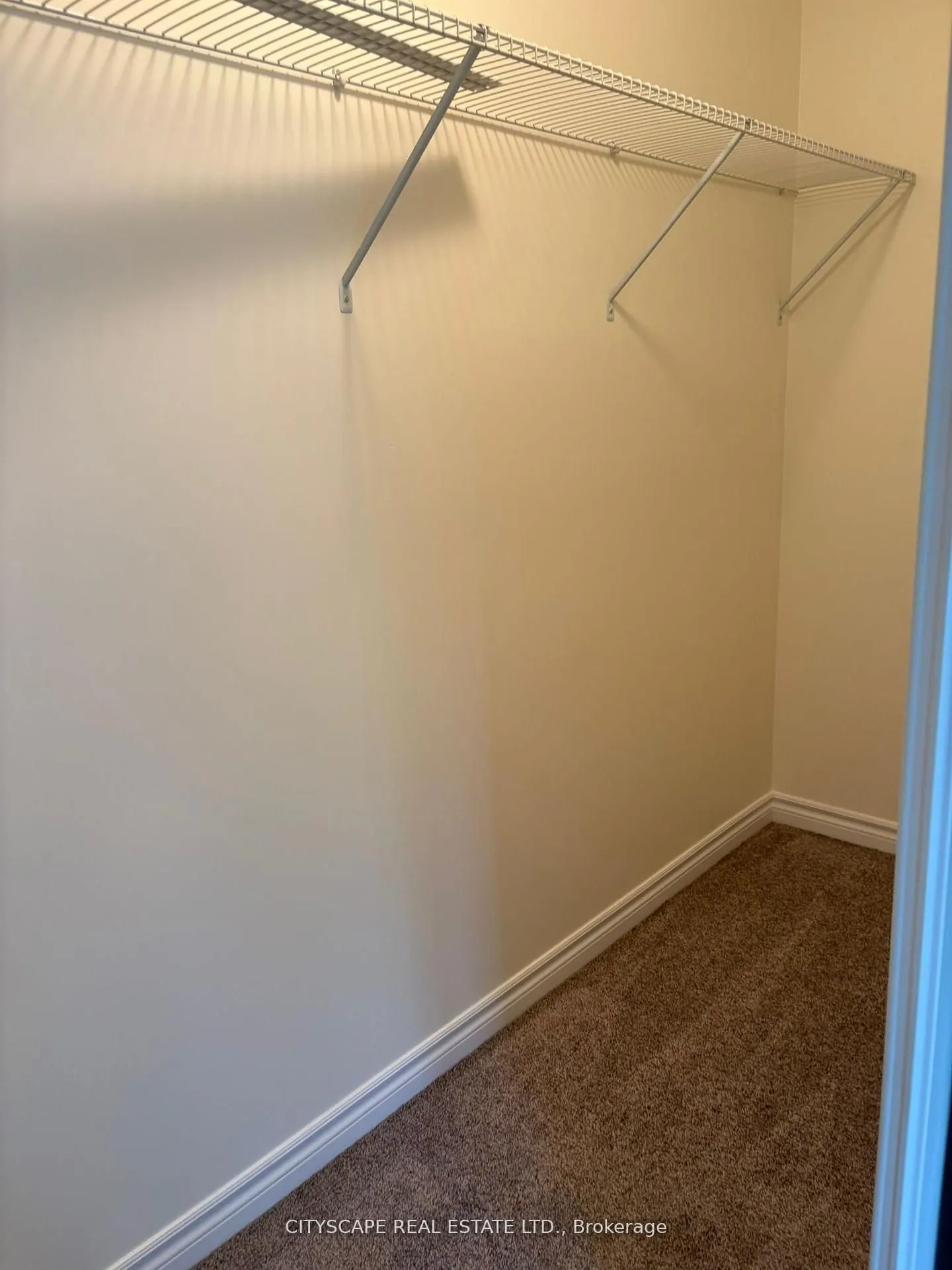 10 Dufferin Street, #2