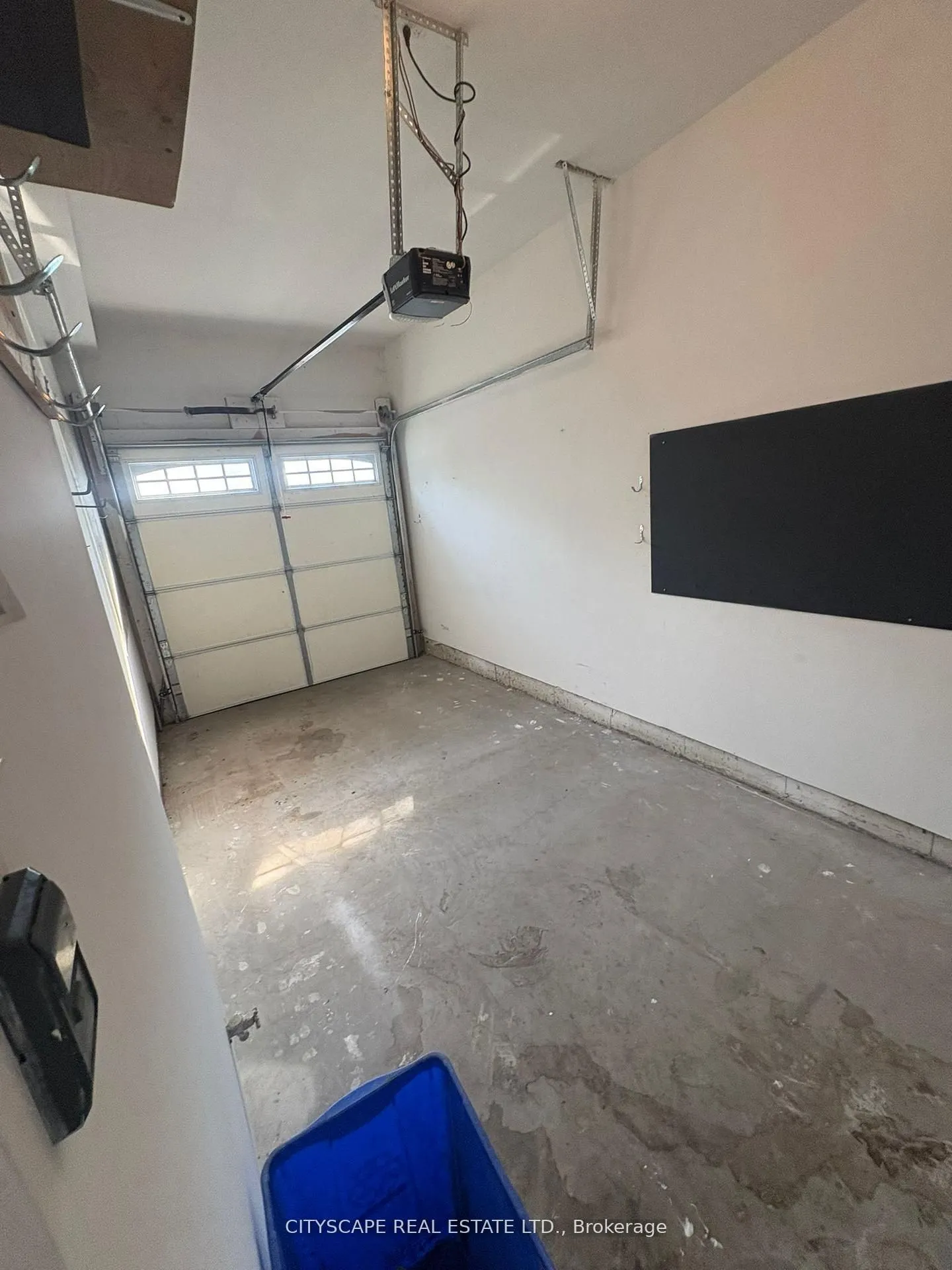 10 Dufferin Street, #2