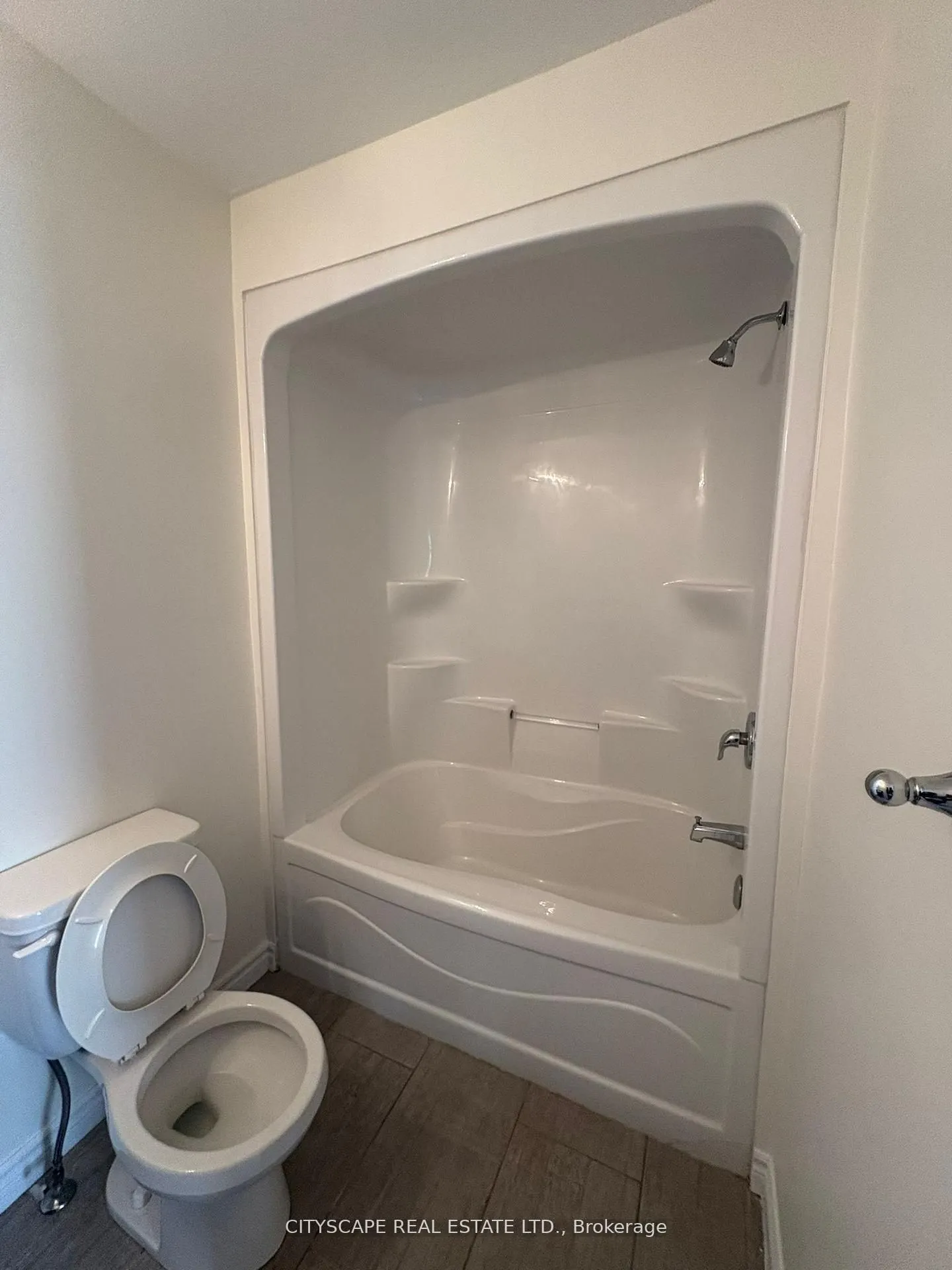 10 Dufferin Street, #2