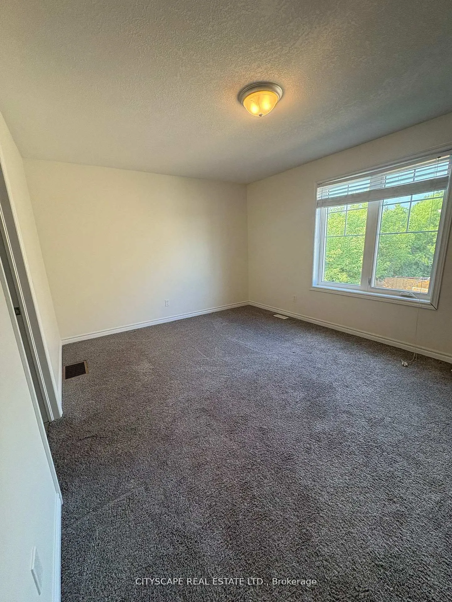 10 Dufferin Street, #2