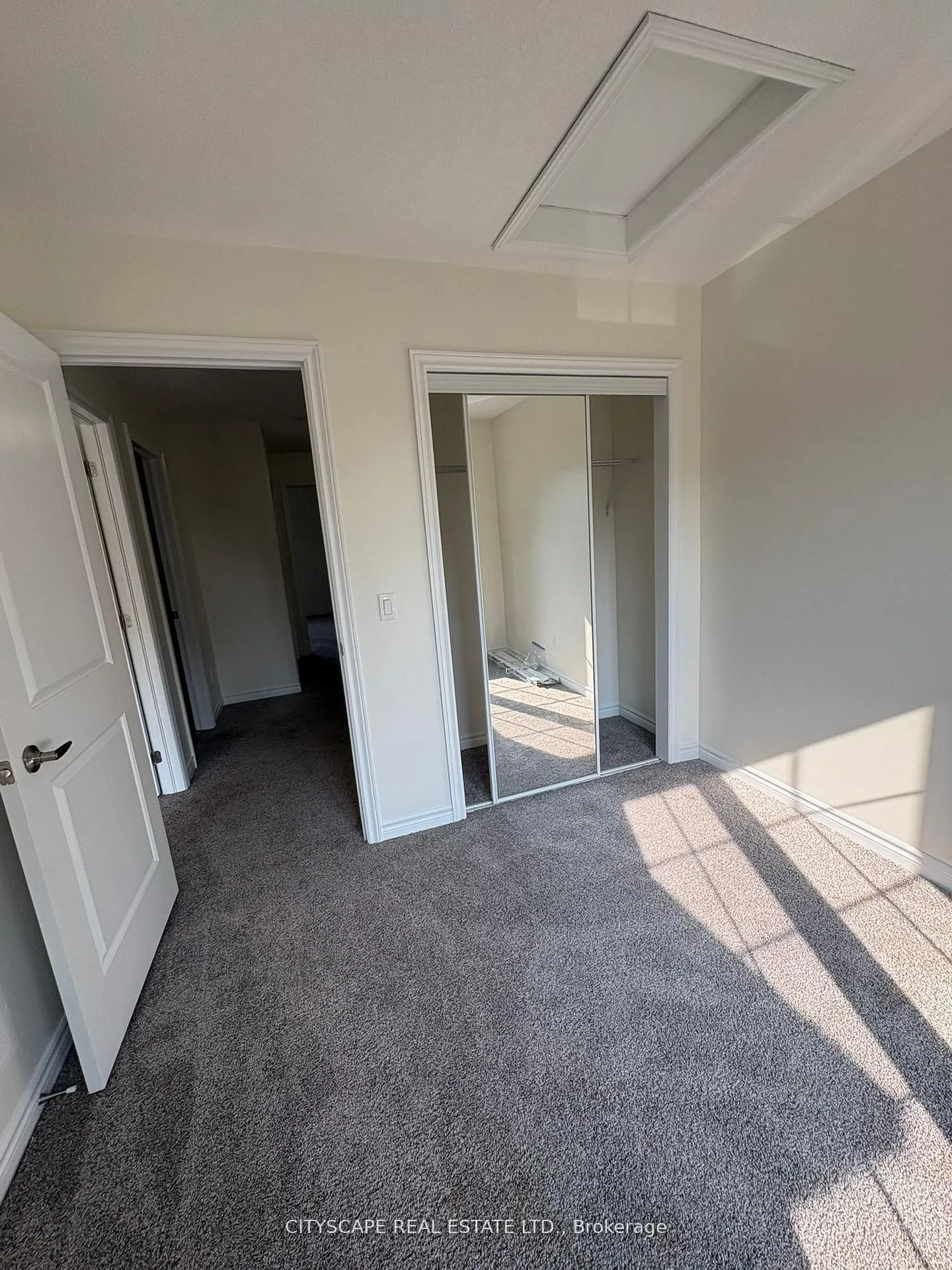 10 Dufferin Street, #2