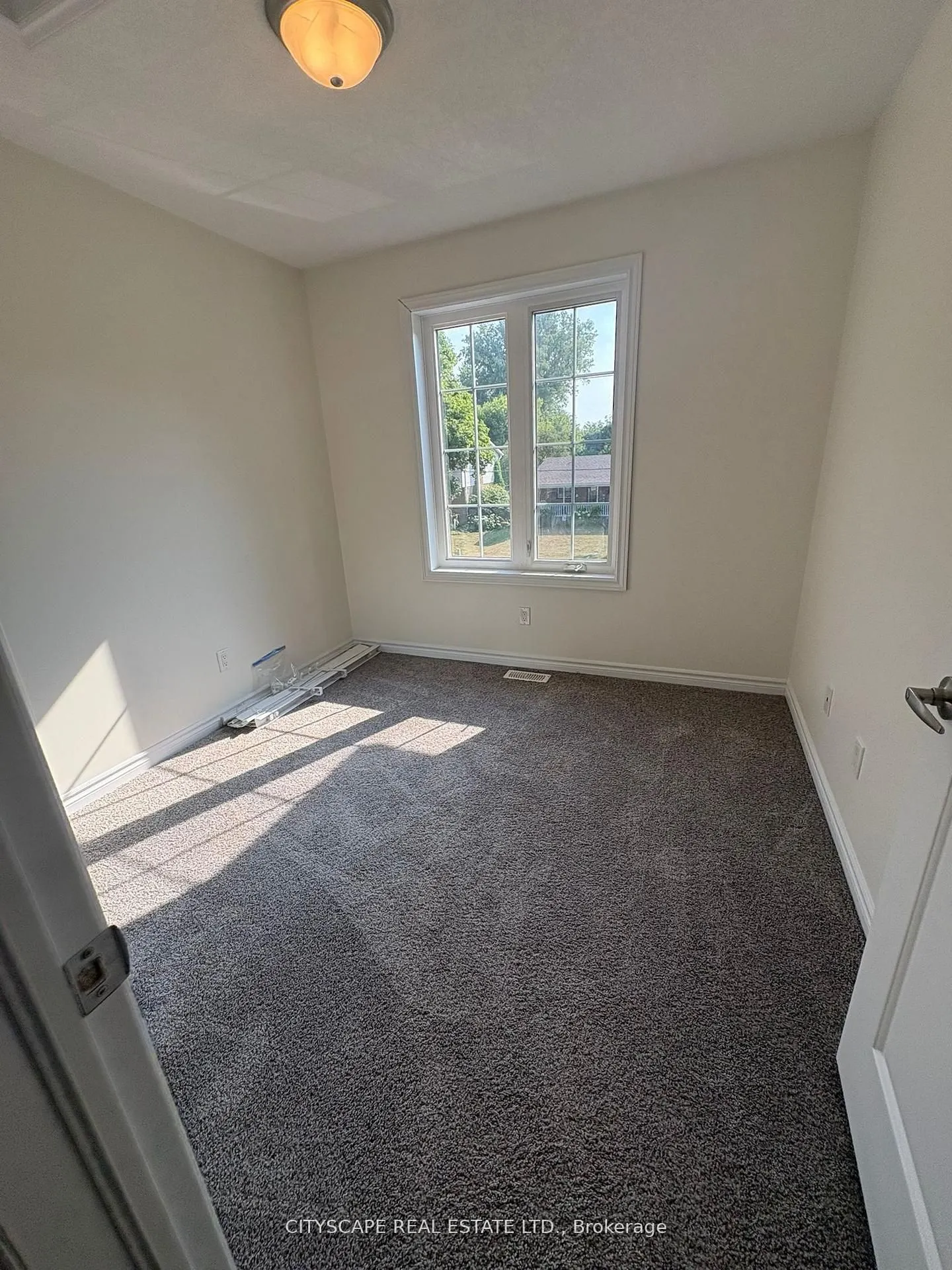 10 Dufferin Street, #2