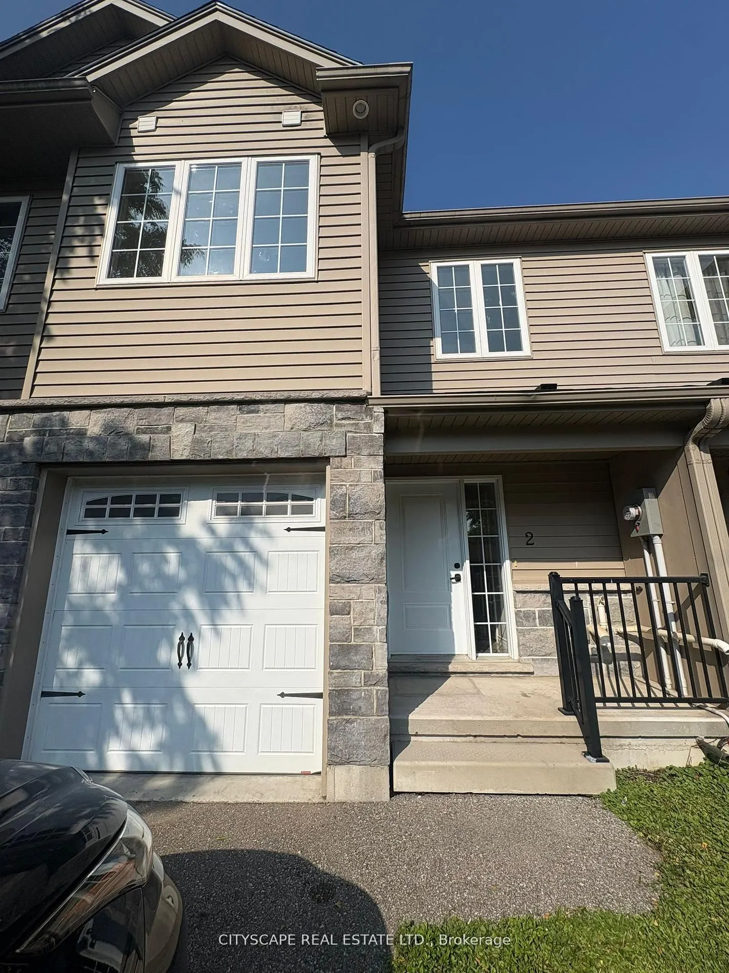 10 Dufferin Street, #2