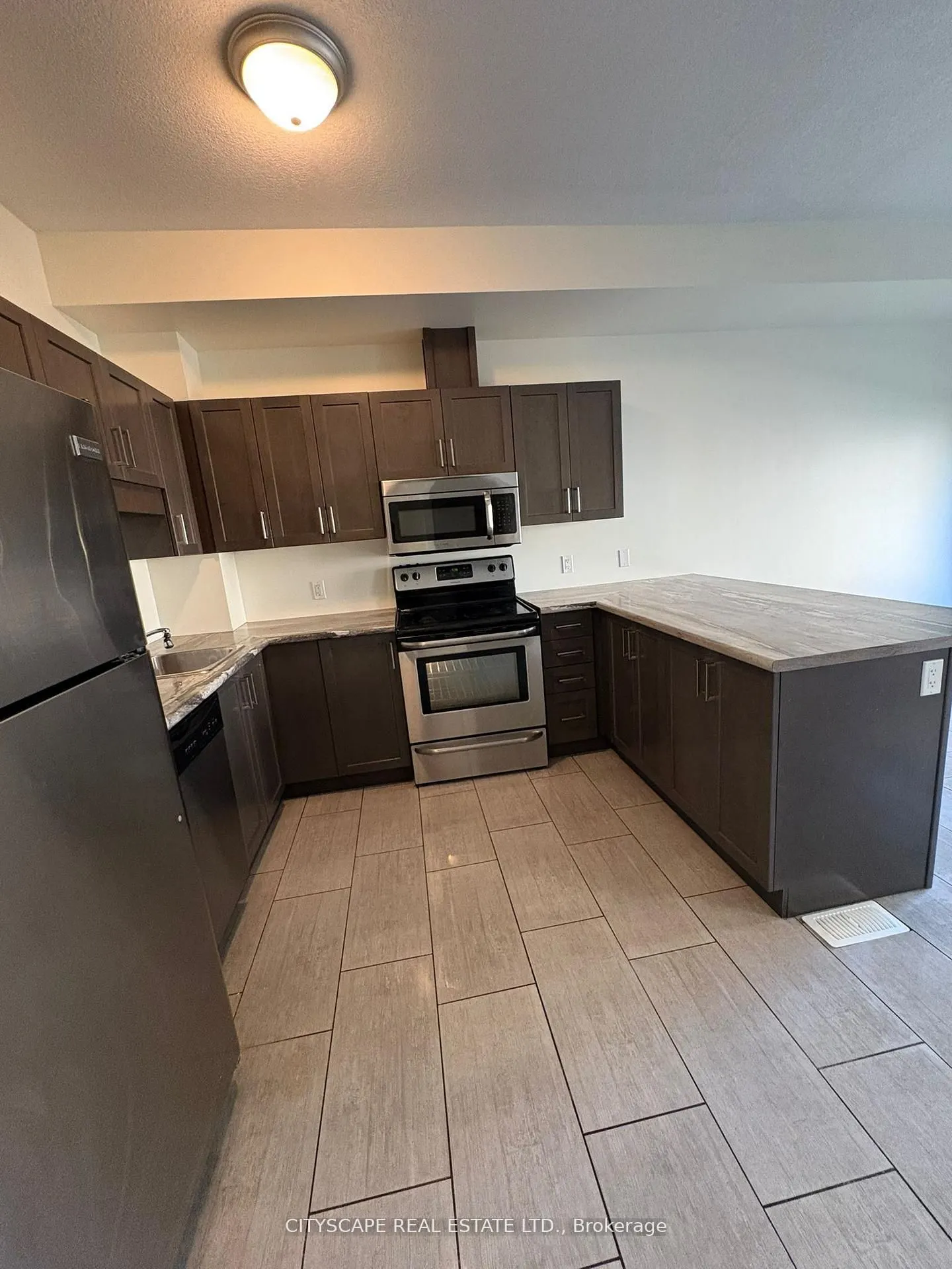10 Dufferin Street, #2