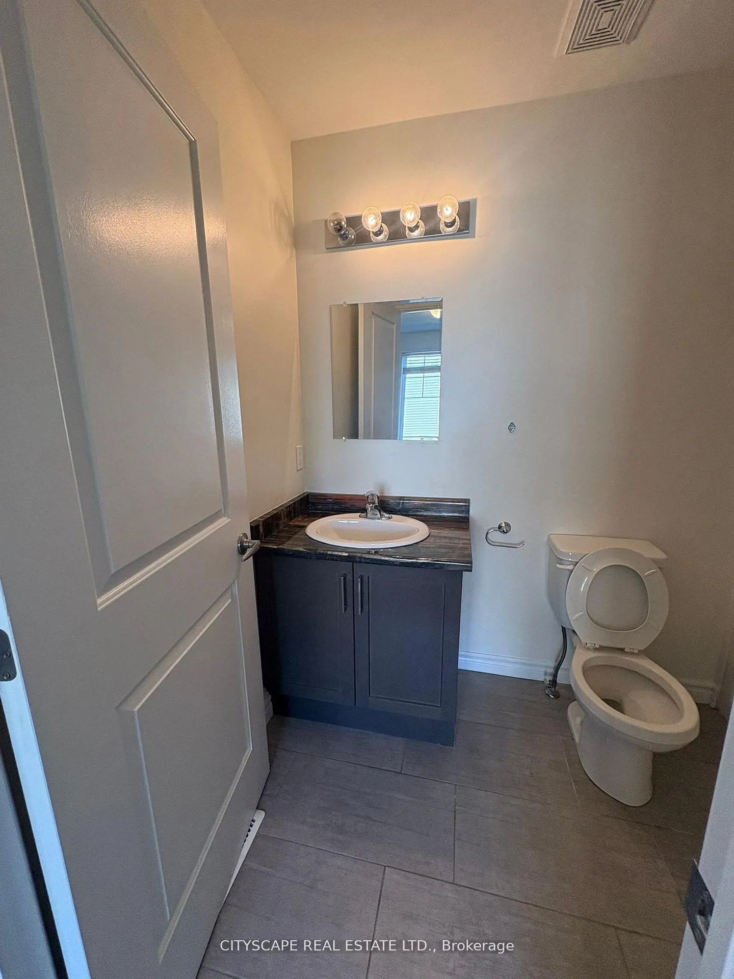 10 Dufferin Street, #2