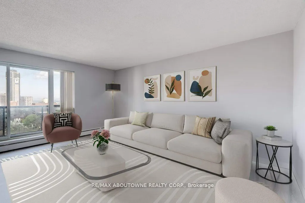 81 Charlton Avenue E