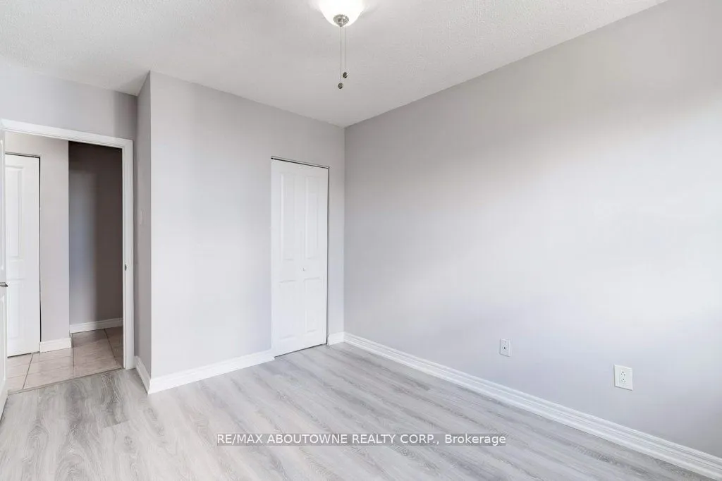 81 Charlton Avenue E