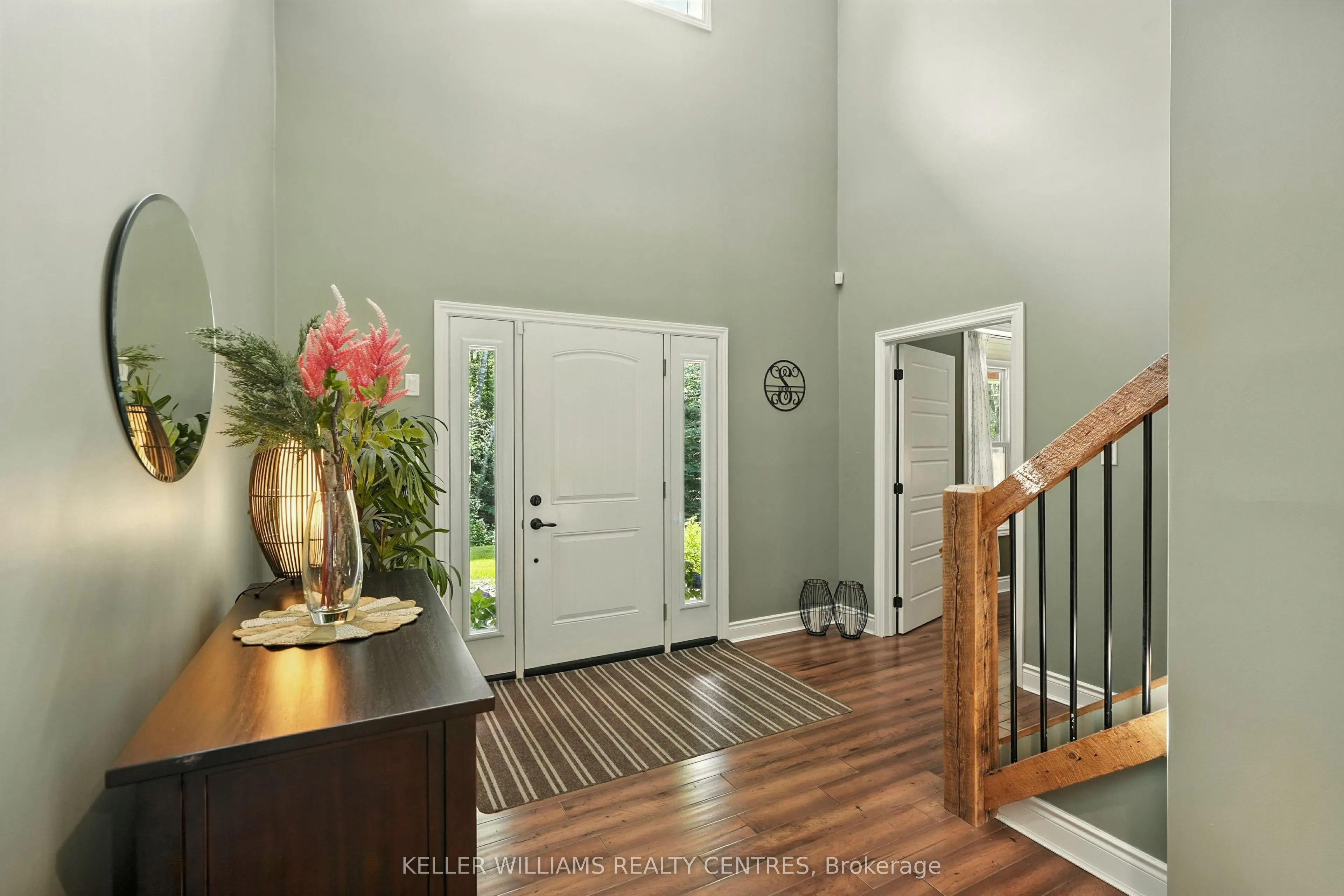 96 Lindgren Road E