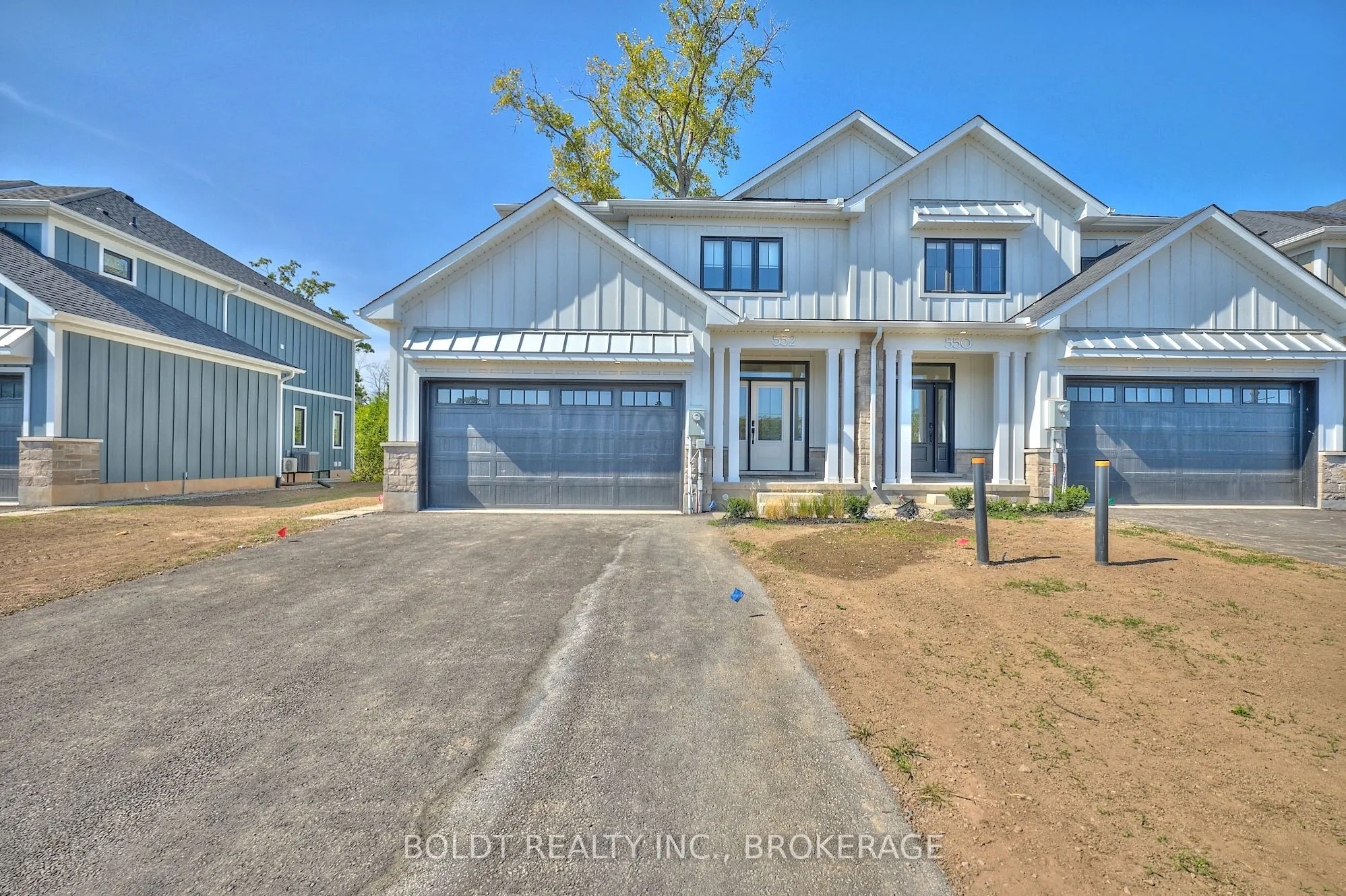 552 Mississauga Avenue