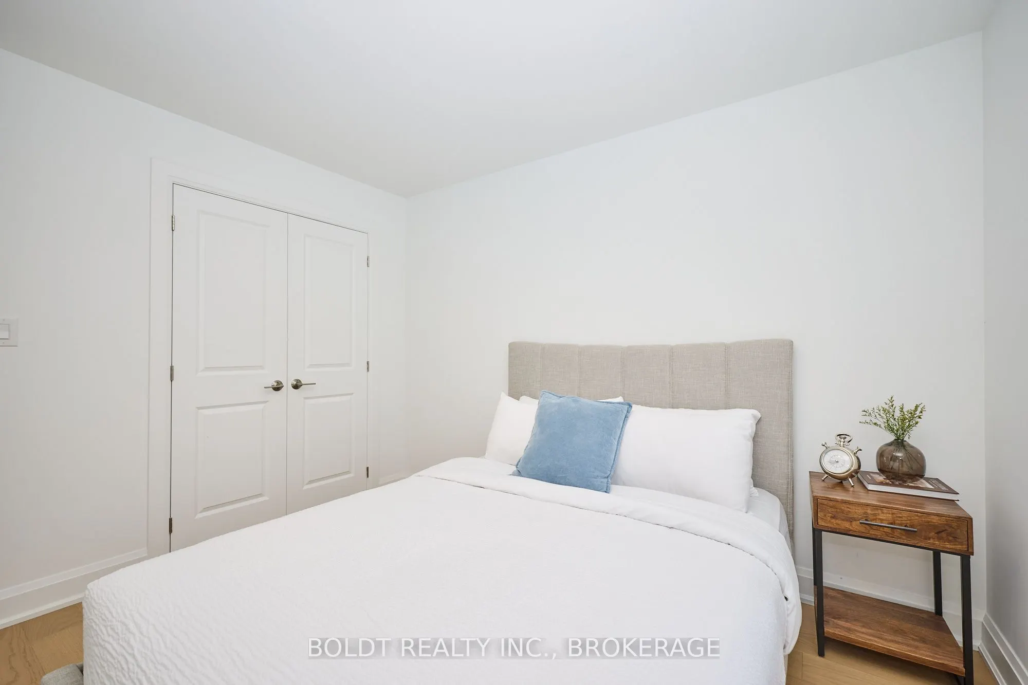 556 MISSISSAUGA Avenue