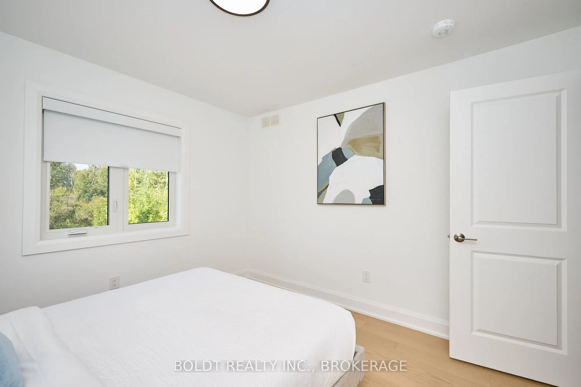 556 MISSISSAUGA Avenue