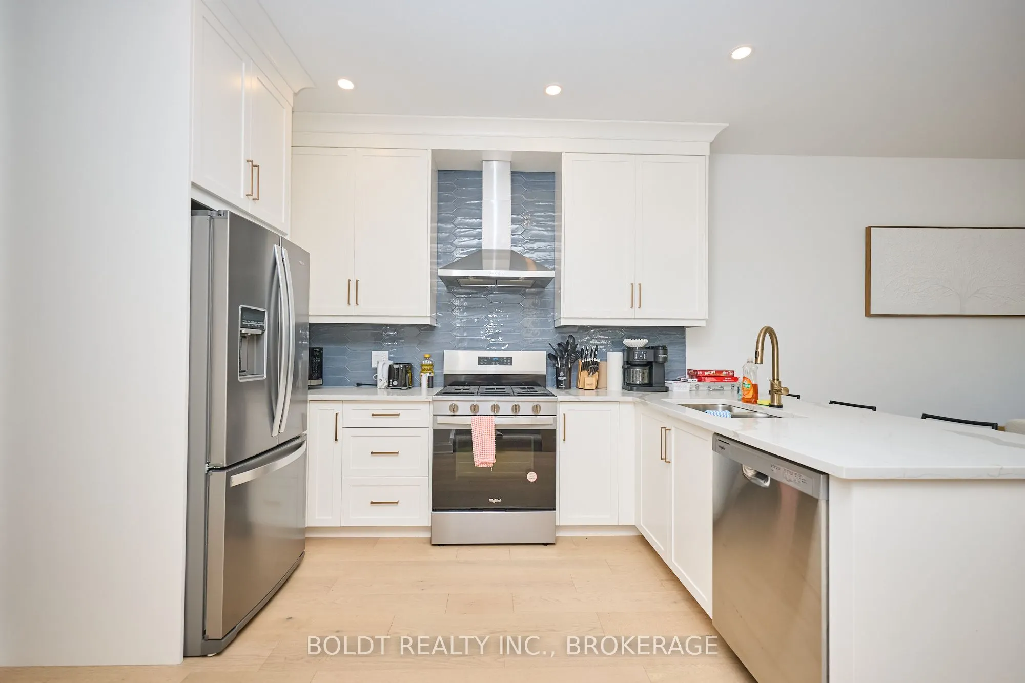 554 MISSISSAUGA Avenue