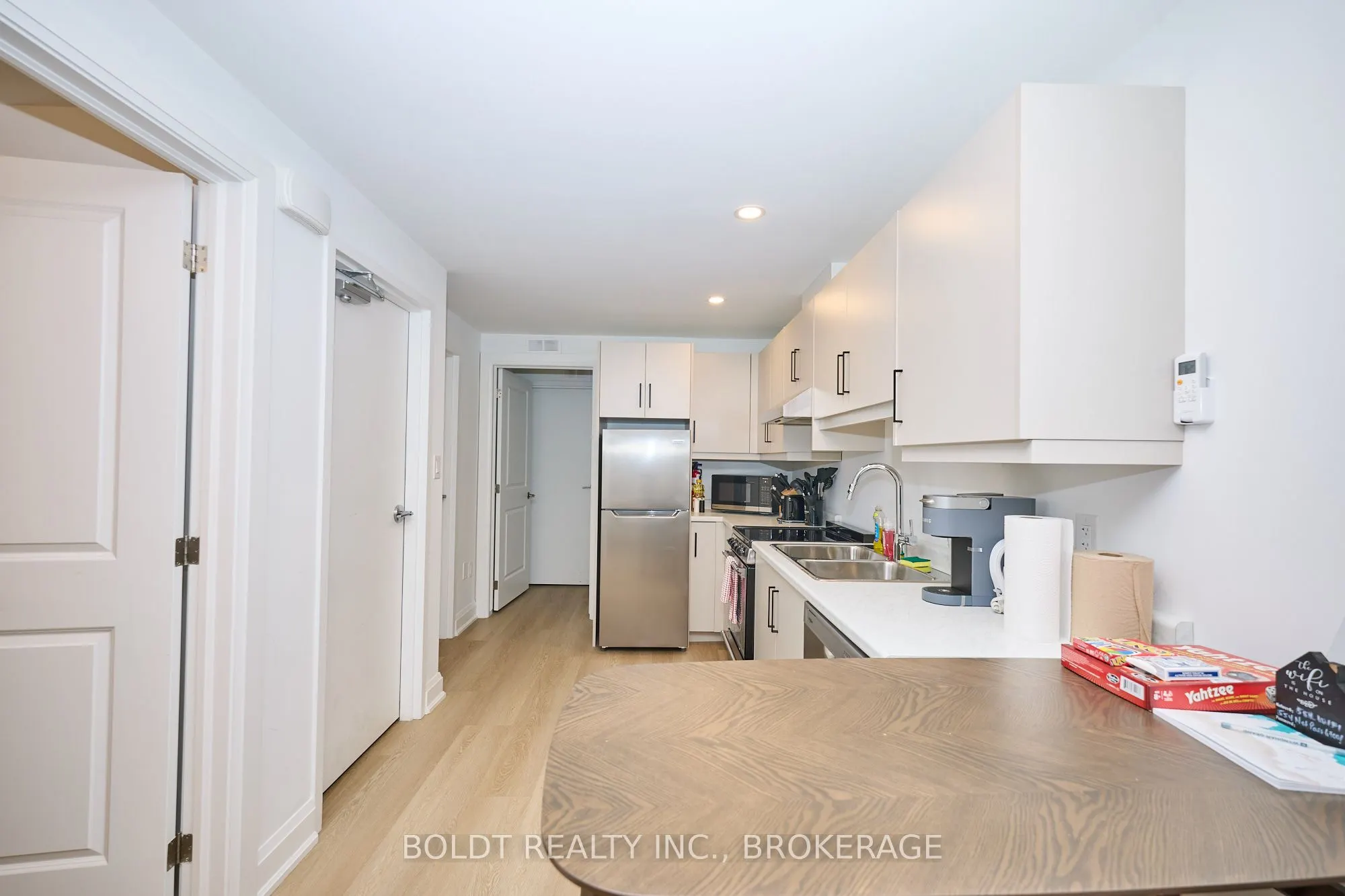 554 MISSISSAUGA Avenue