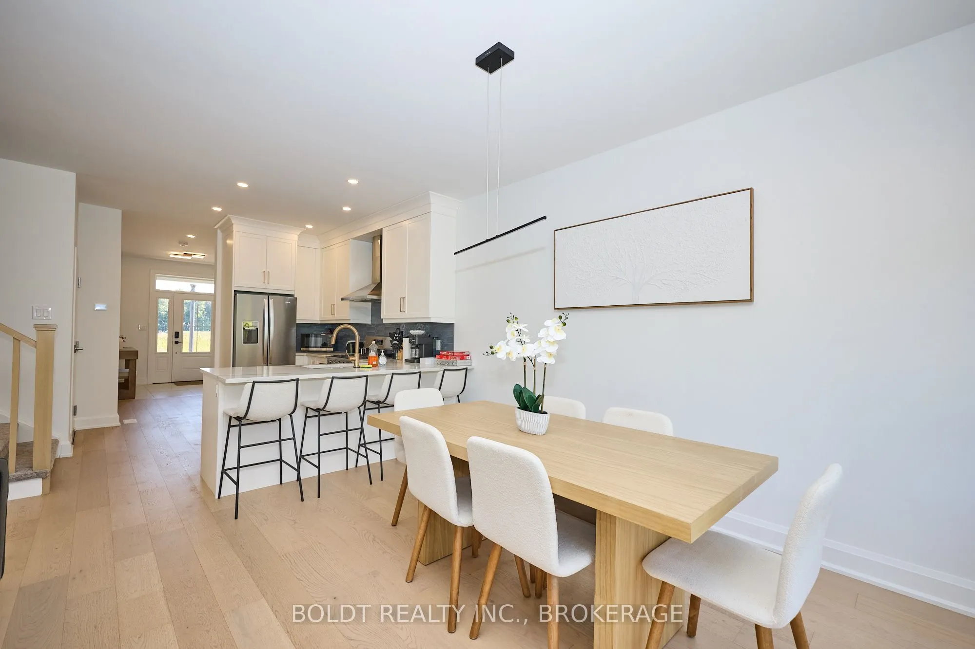 554 MISSISSAUGA Avenue