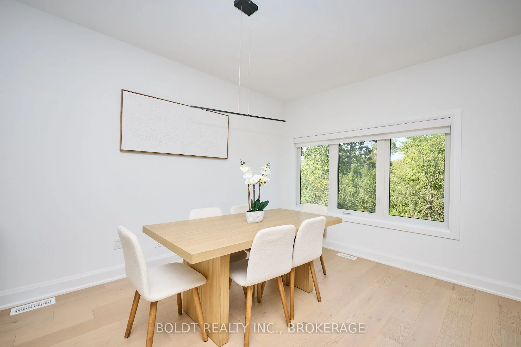 554 MISSISSAUGA Avenue