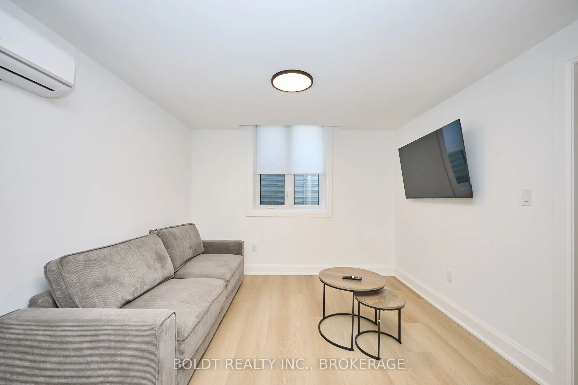 554 MISSISSAUGA Avenue